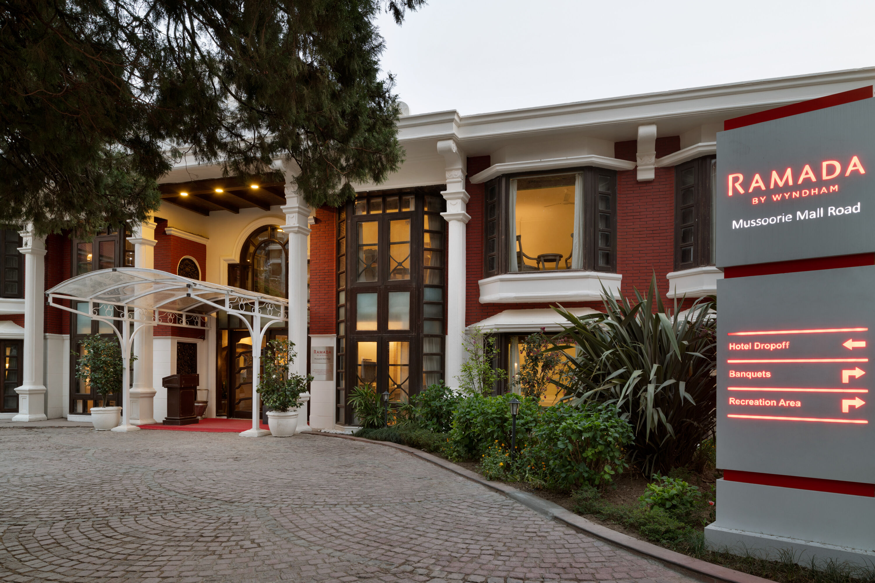 Ramada By Wyndham Mussoorie Mall Road Mussoorie In Hotels