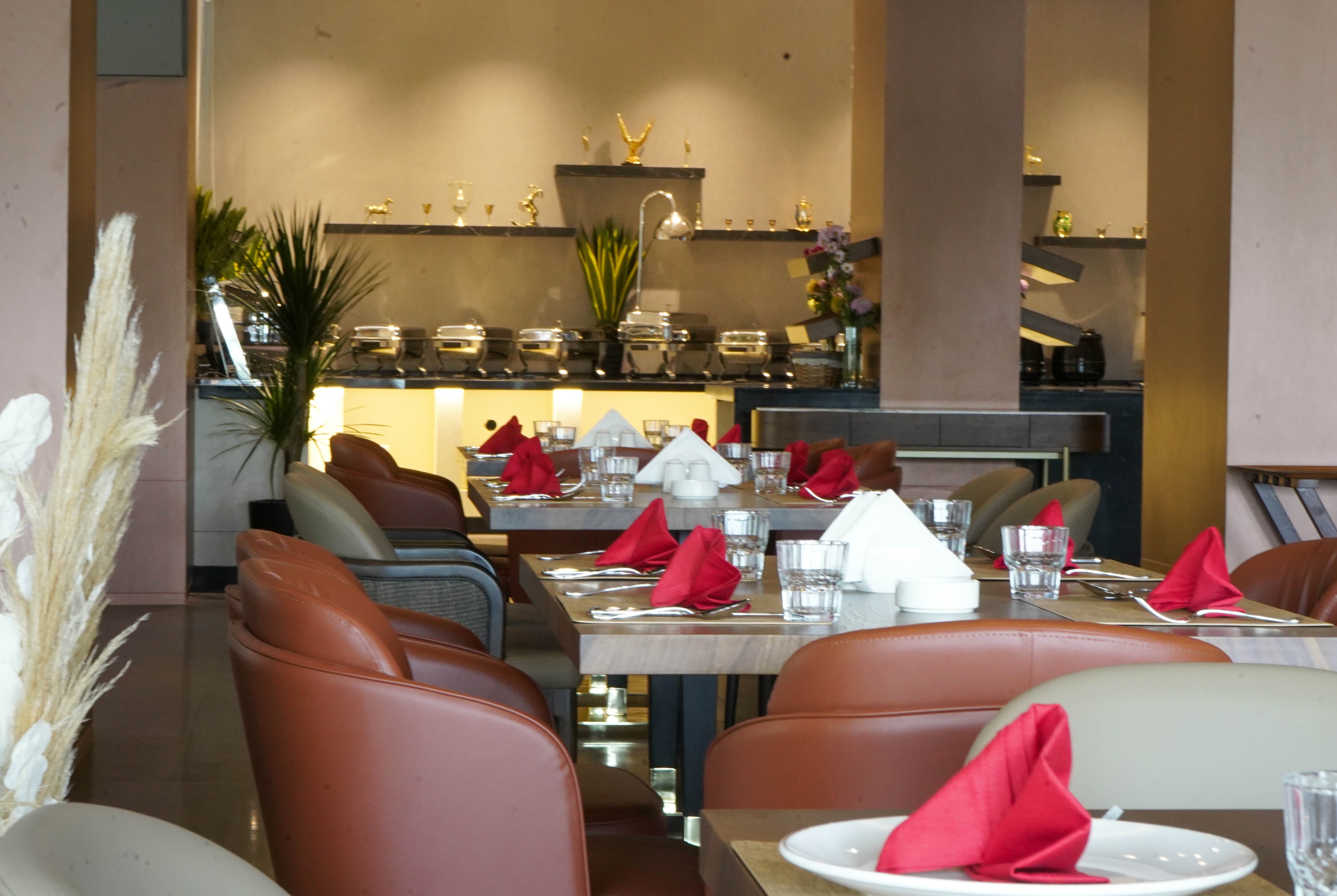 Ramada Plaza by Wyndham Mosul Corniche restaurant in Mosul, Other than US/Canada