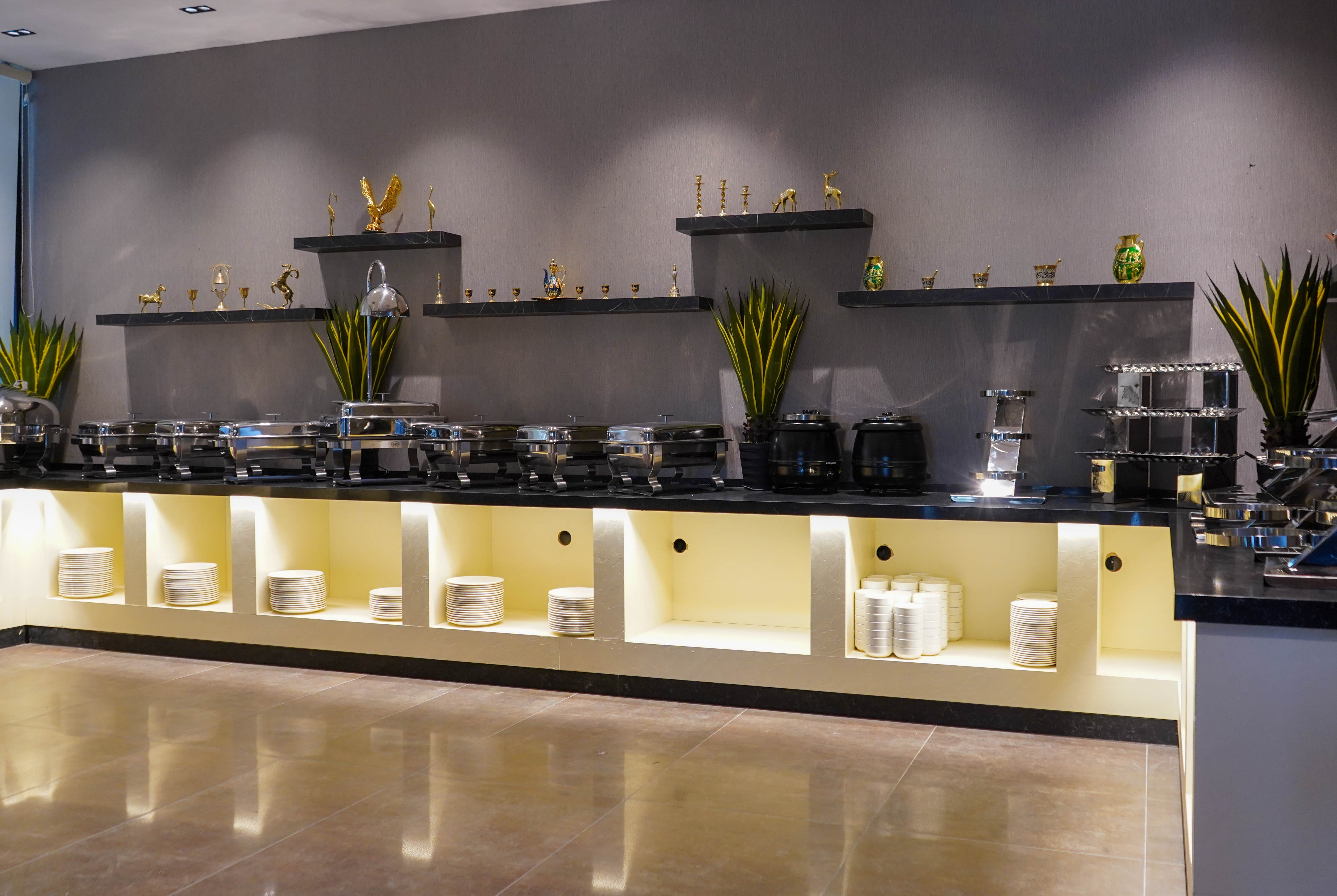 Ramada Plaza by Wyndham Mosul Corniche restaurant buffet in Mosul, Other than US/Canada