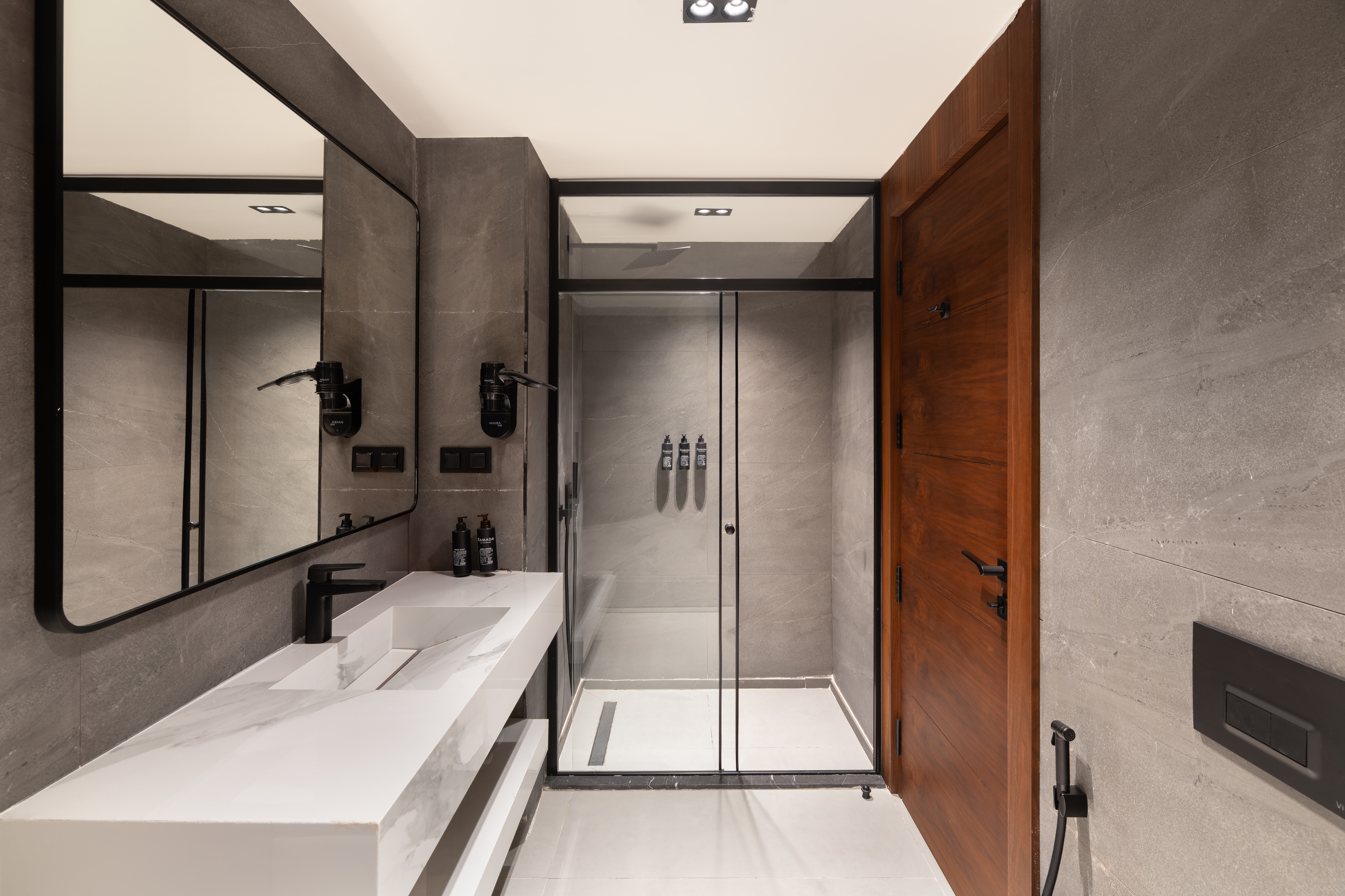 Guest room bath at the Ramada Plaza by Wyndham Mosul Corniche in Mosul, Other than US/Canada