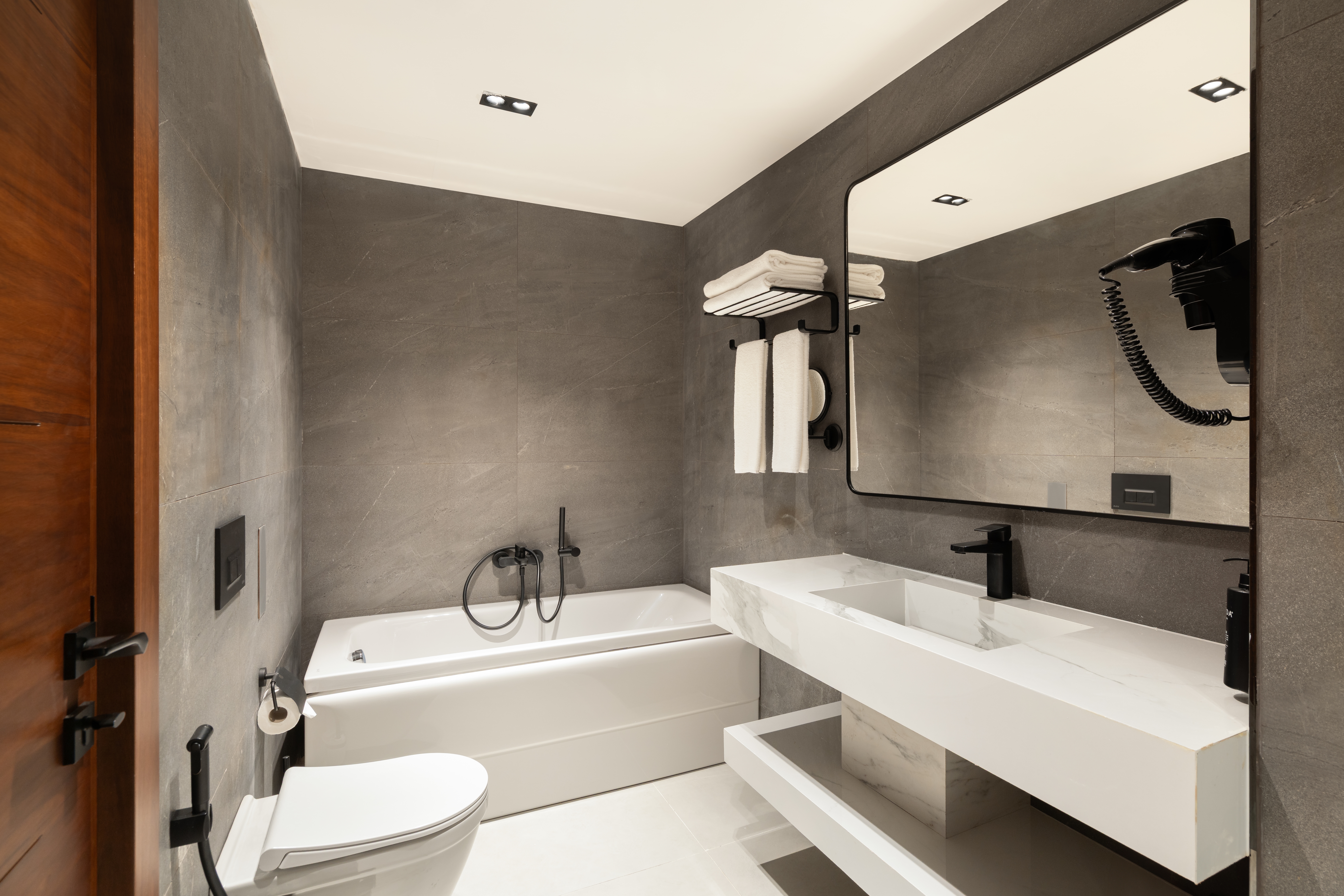 Guest room bath at the Ramada Plaza by Wyndham Mosul Corniche in Mosul, Other than US/Canada