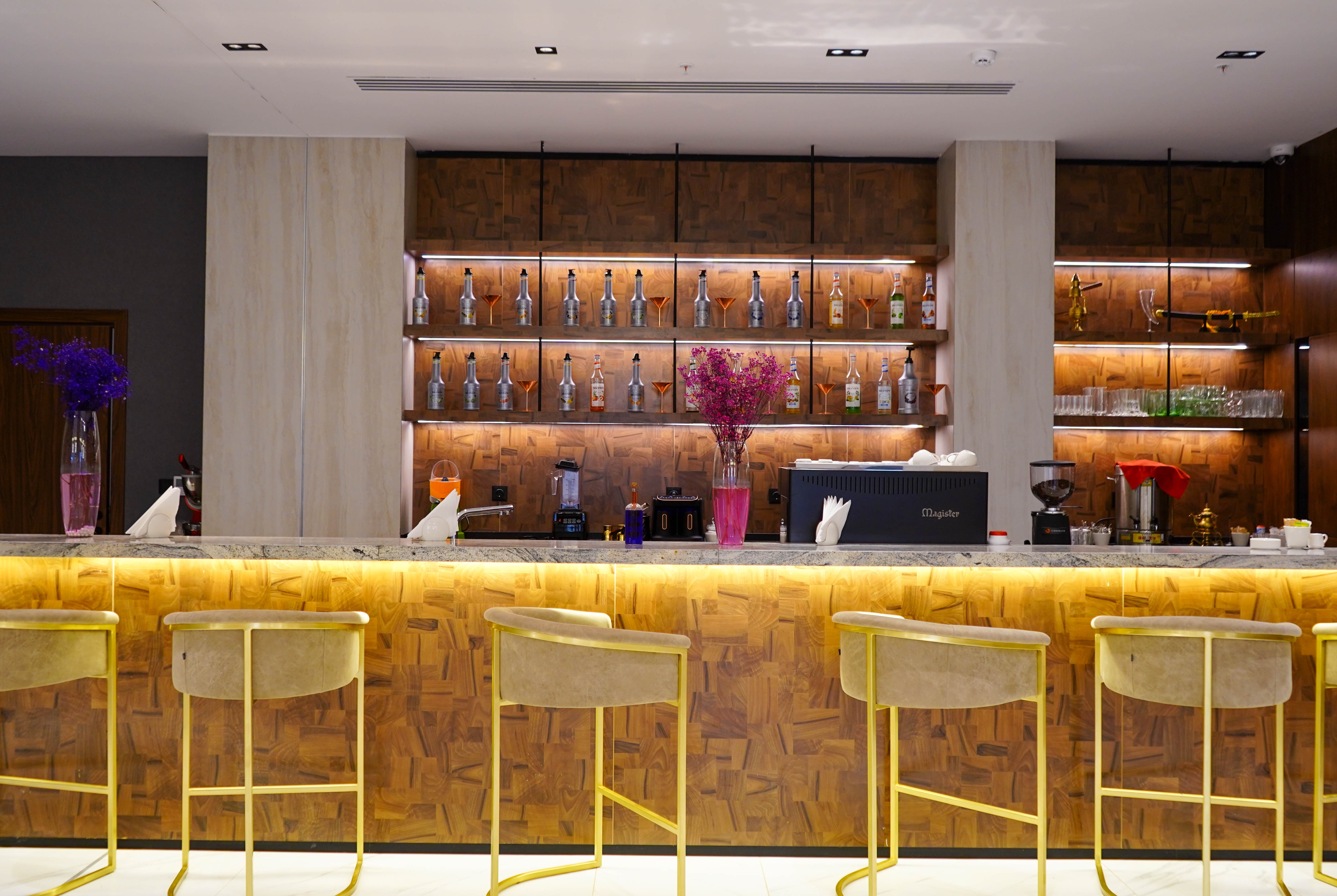 Bar at Ramada Plaza by Wyndham Mosul Corniche in Mosul, Other than US/Canada