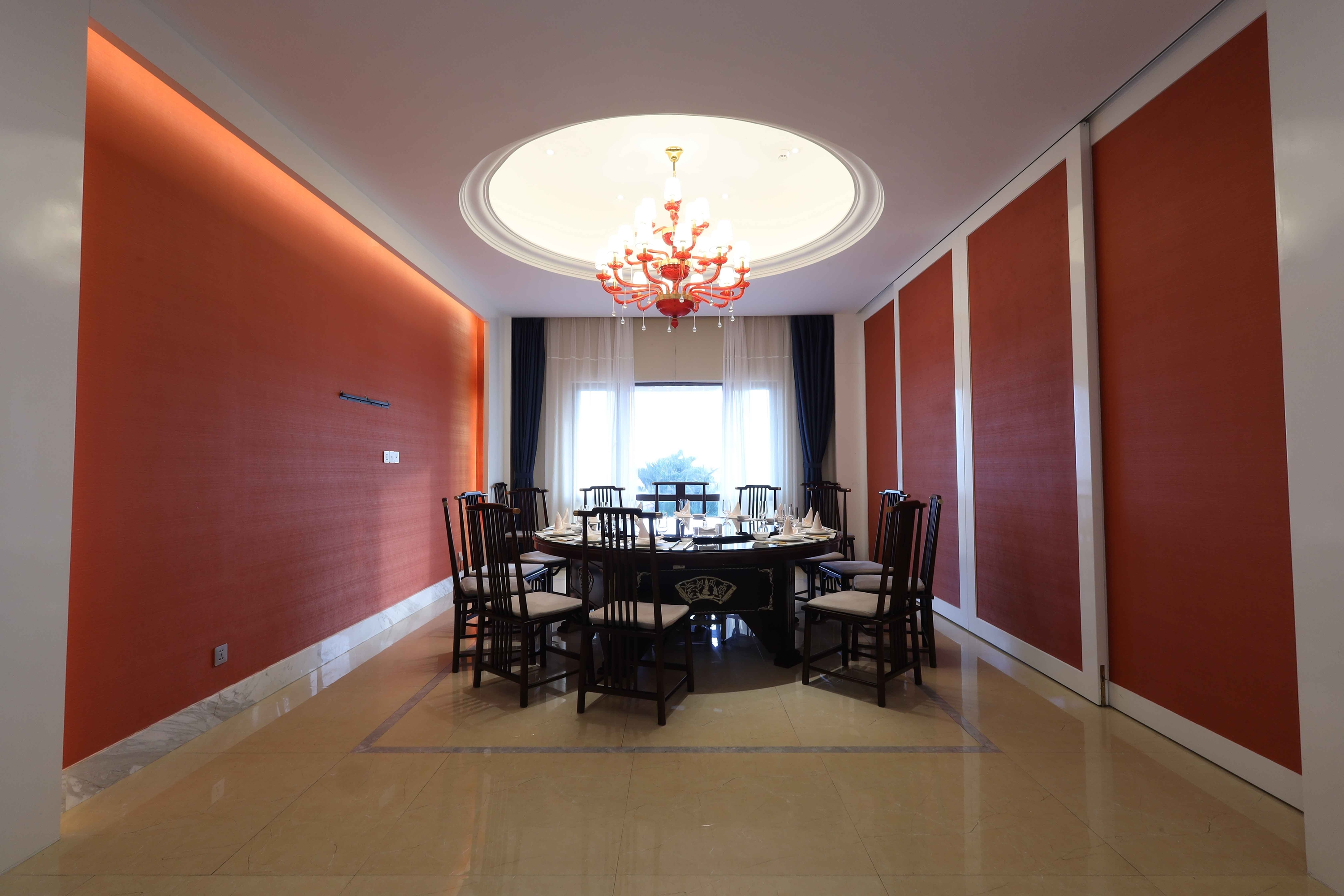 Ramada by Wyndham Sihanoukville Xinhaohui Palace restaurant in Sihanoukville, Other than US/Canada