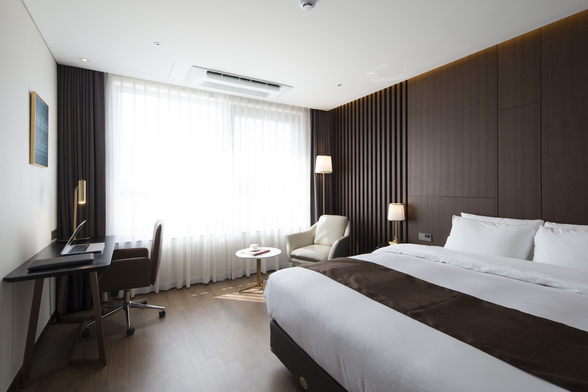 Guest room at the Ramada by Wyndham Daejeon in Daejeon, Other than US/Canada