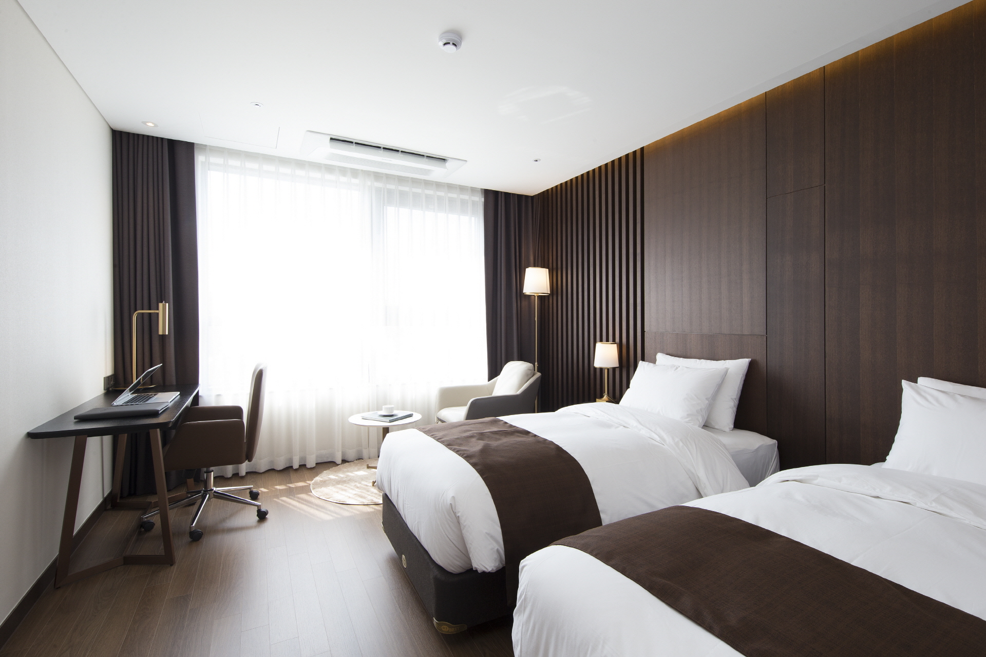 Guest room at the Ramada by Wyndham Daejeon in Daejeon, Other than US/Canada