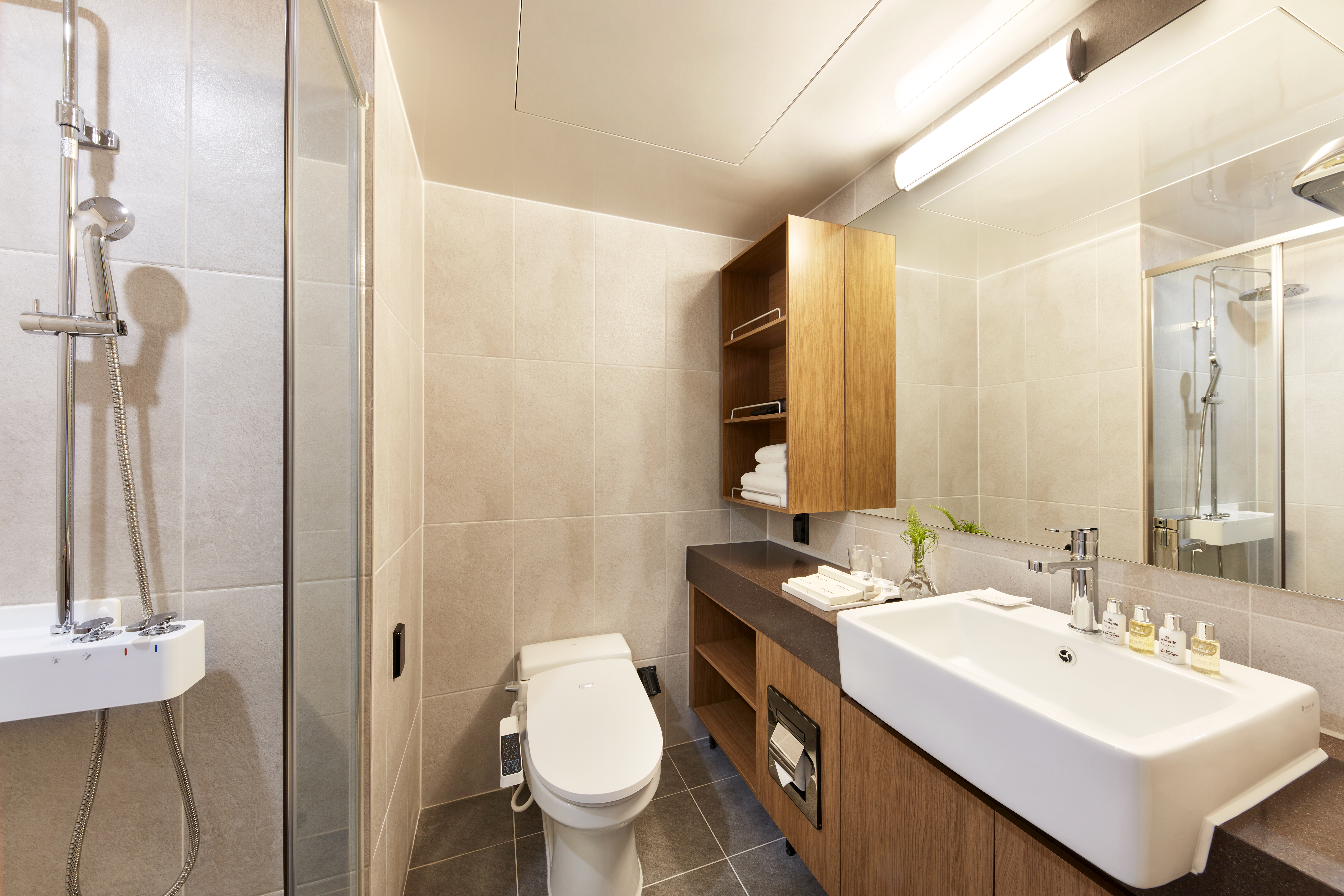 Guest room bath at the Ramada by Wyndham Gumi in Gumi, Other than US/Canada