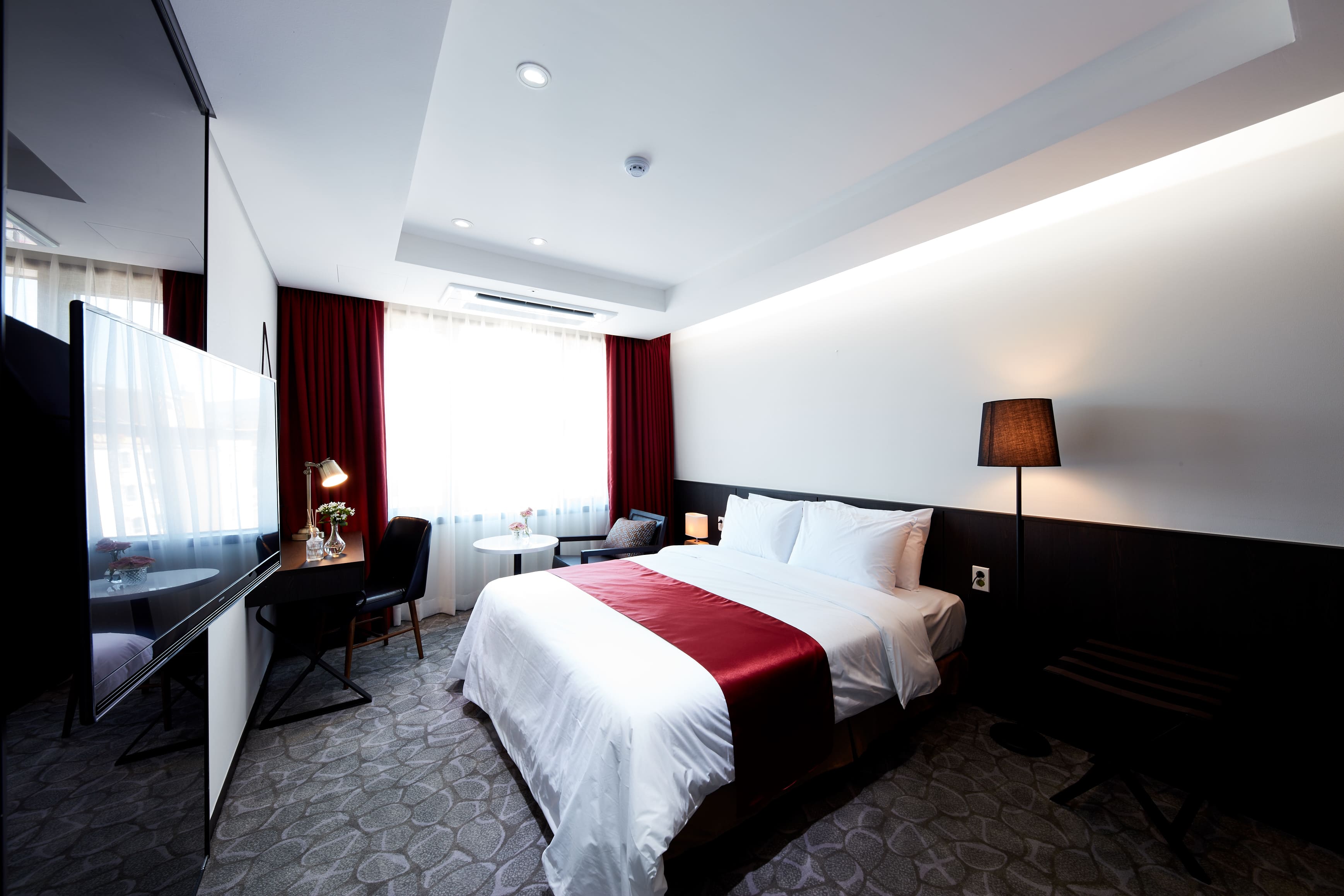 Guest room at the Ramada by Wyndham Yongin in Yongin, Other than US/Canada