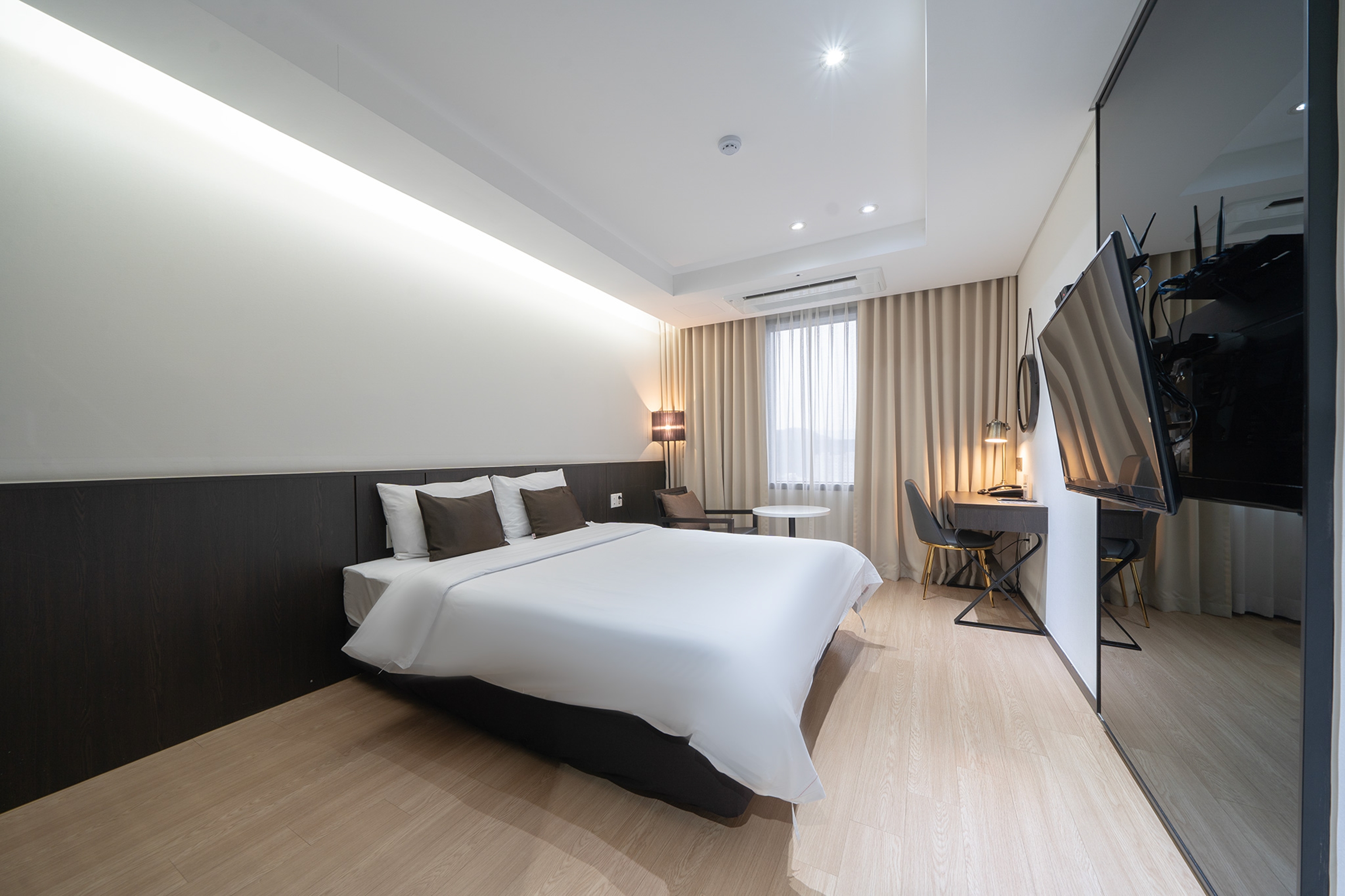 Guest room at the Ramada by Wyndham Yongin in Yongin, Other than US/Canada