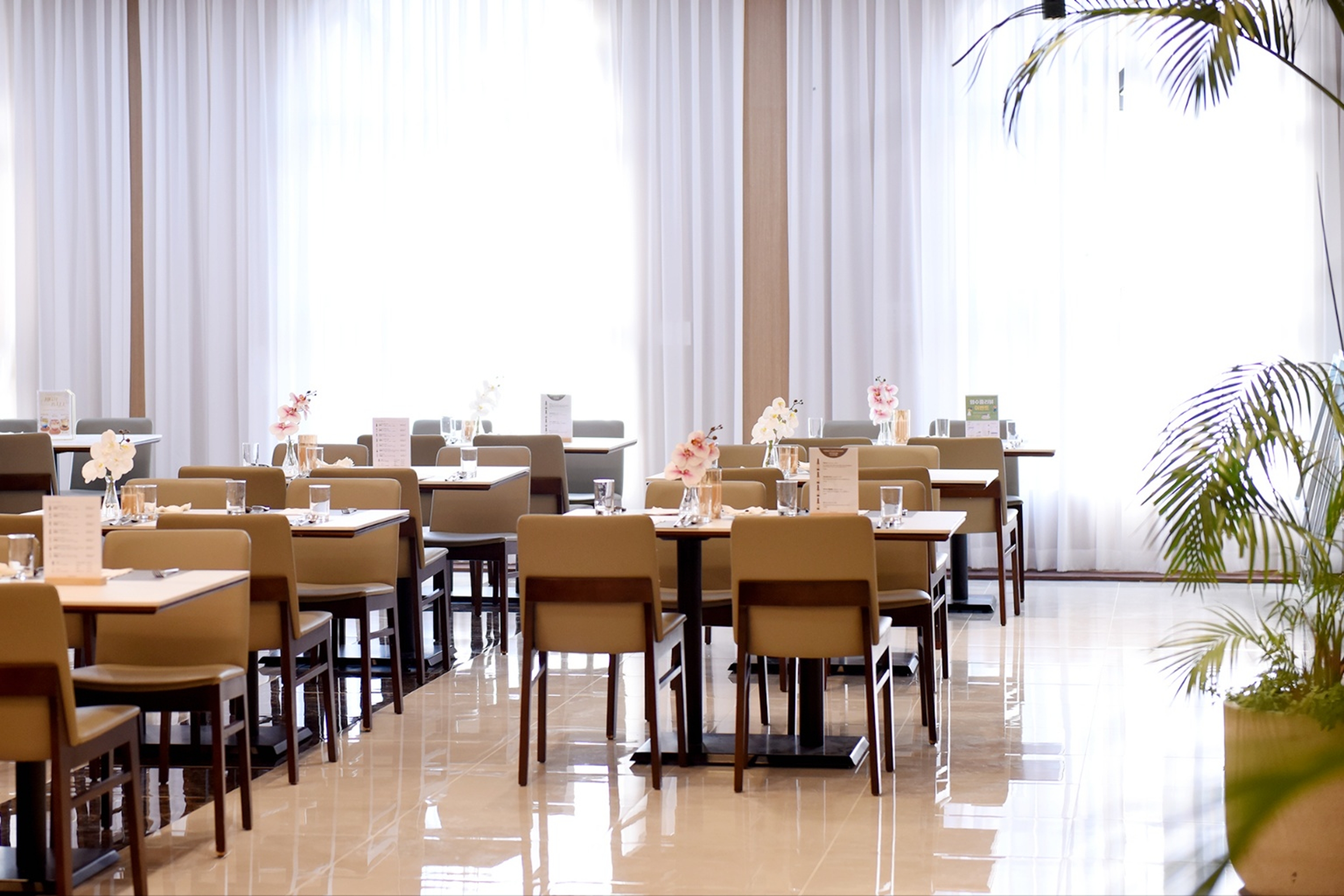 Ramada by Wyndham Yongin restaurant in Yongin, Other than US/Canada