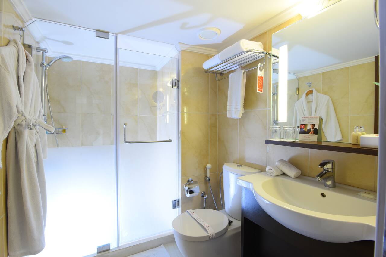 httpswwwwyndhamhotelscomcontentdamproperty imagesen usralbothers beirut2565925659_guestroom_14jpgdownsize1280px at the ramada downtown - Bathroom Cabinets Beirut Lebanon httpswwwwyndhamhotelscomcontentdamproperty imagesen usralbothers beirut2565925659_guestroom_14jpgdownsize1280px at the ramada downtown - Bathroom Cabinets Beirut Lebanon