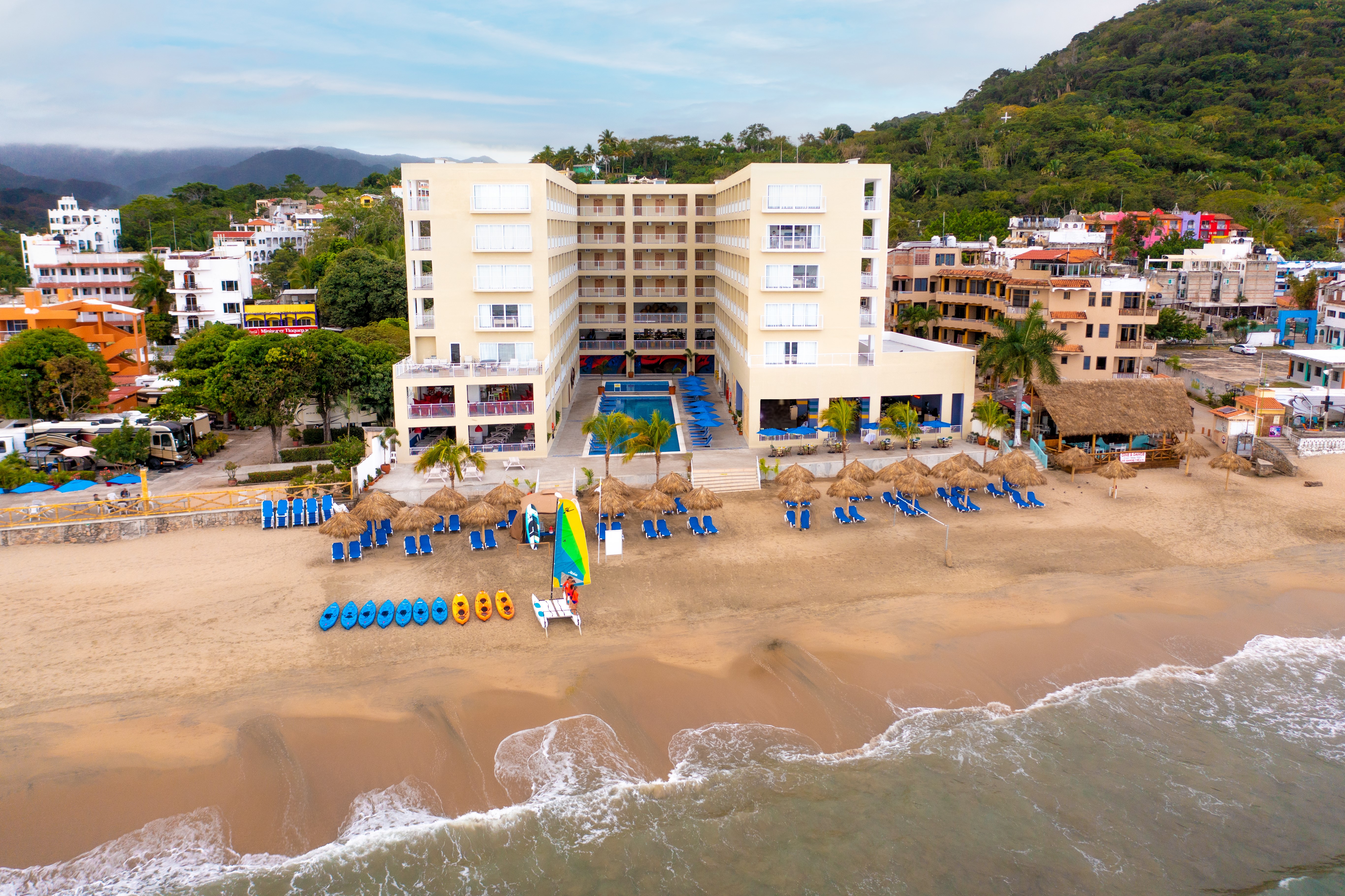 Exterior of Decameron La Marina Guayabitos, Ramada All Inclusive Resort hotel in Rincon de Guayabitos, Other than US/Canada