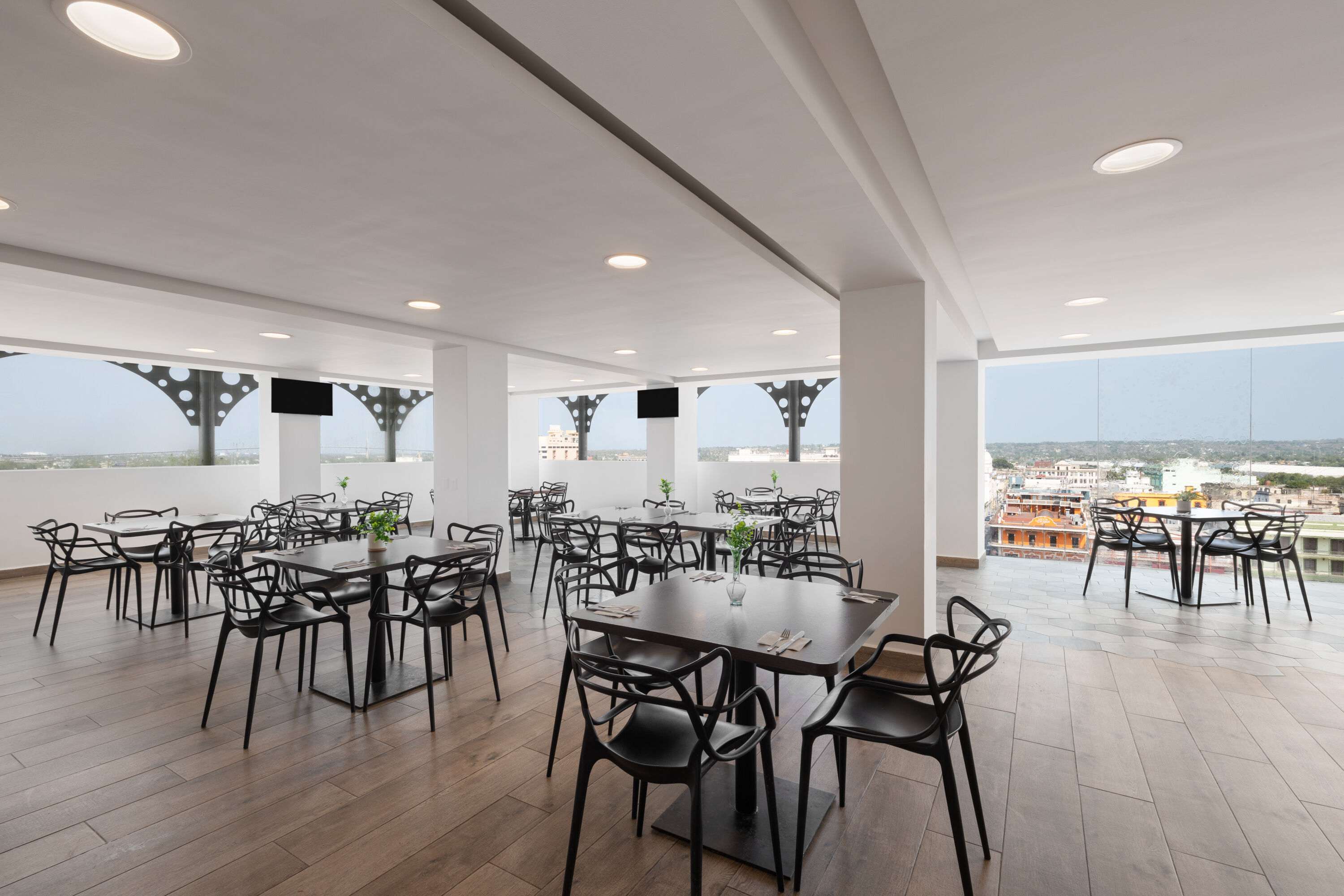 Ramada by Wyndham Tampico Centro restaurant in Tampico, Other than US/Canada