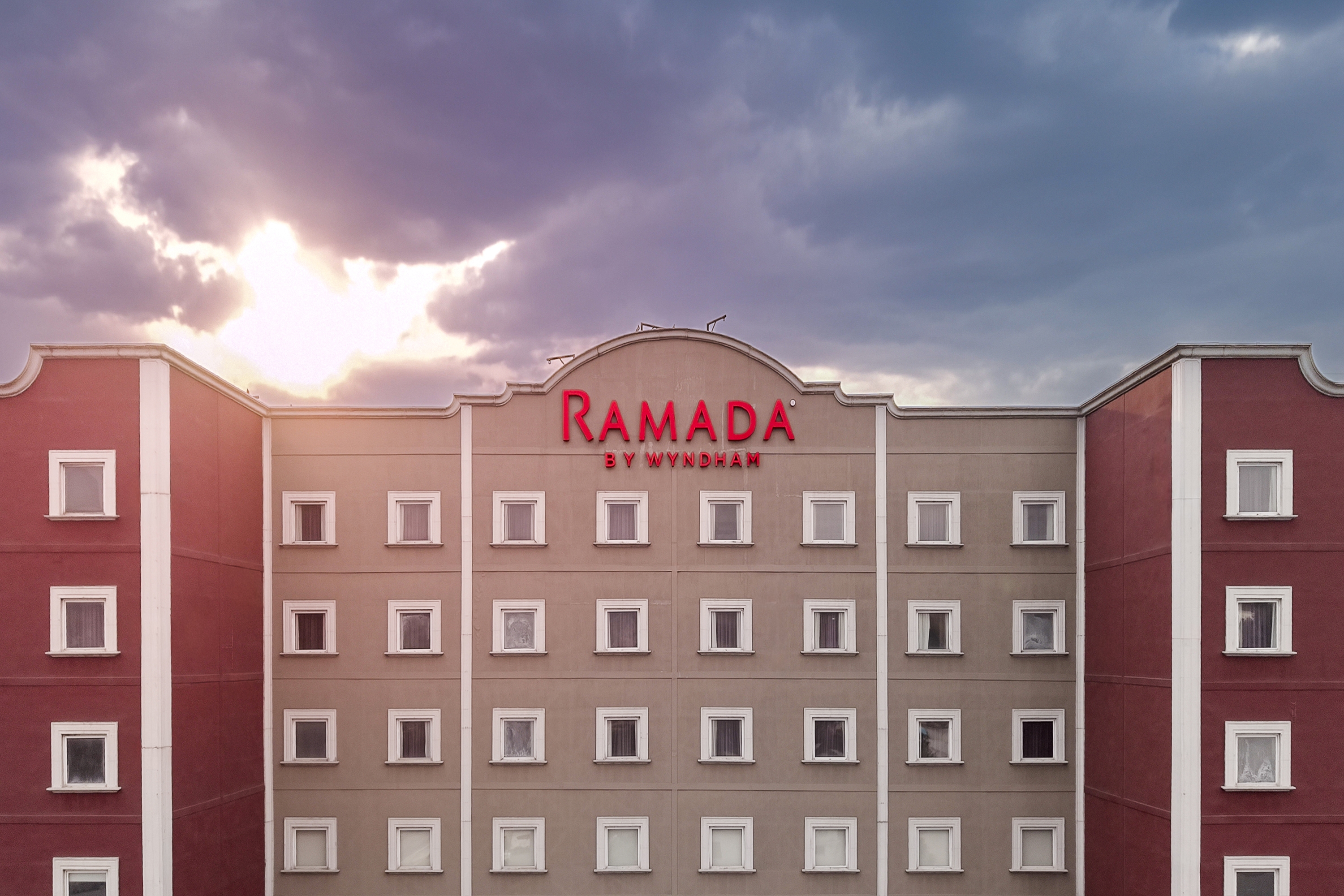 Exterior of Ramada by Wyndham CDMX Perinorte hotel in Tlalnepantla, Other than US/Canada
