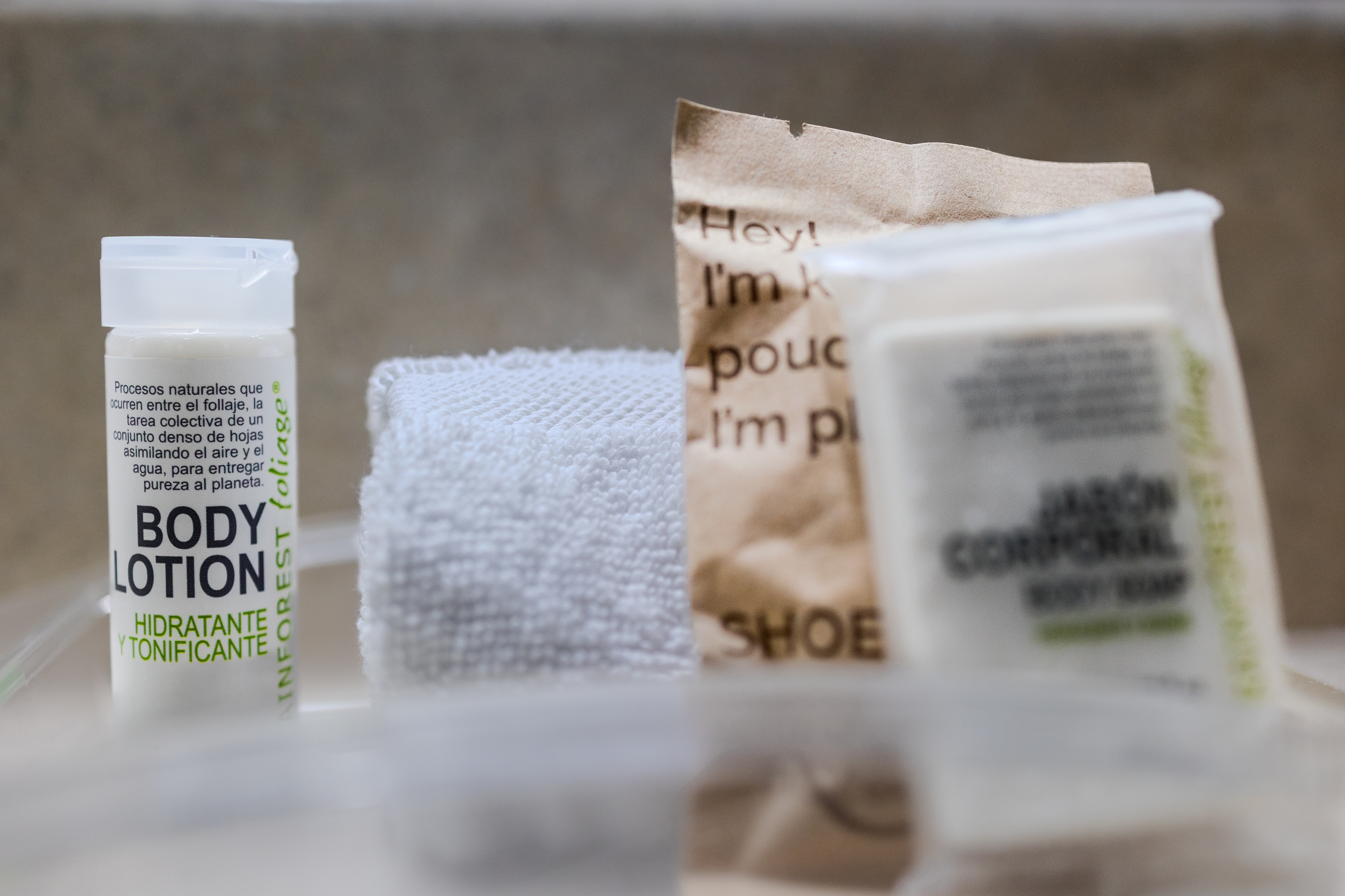 Guest room bath at the Ramada by Wyndham CDMX Perinorte in Tlalnepantla, Other than US/Canada