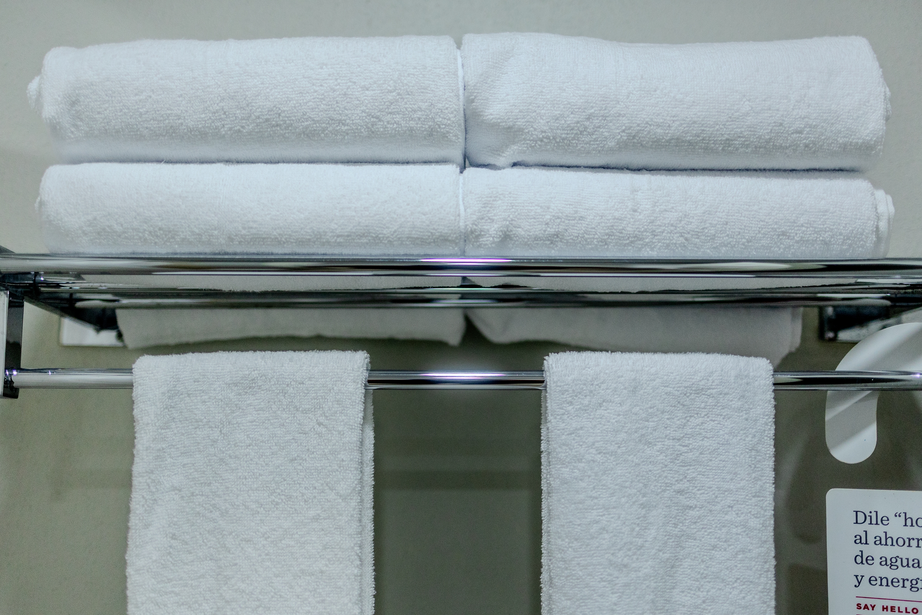 Guest room bath at the Ramada by Wyndham CDMX Perinorte in Tlalnepantla, Other than US/Canada