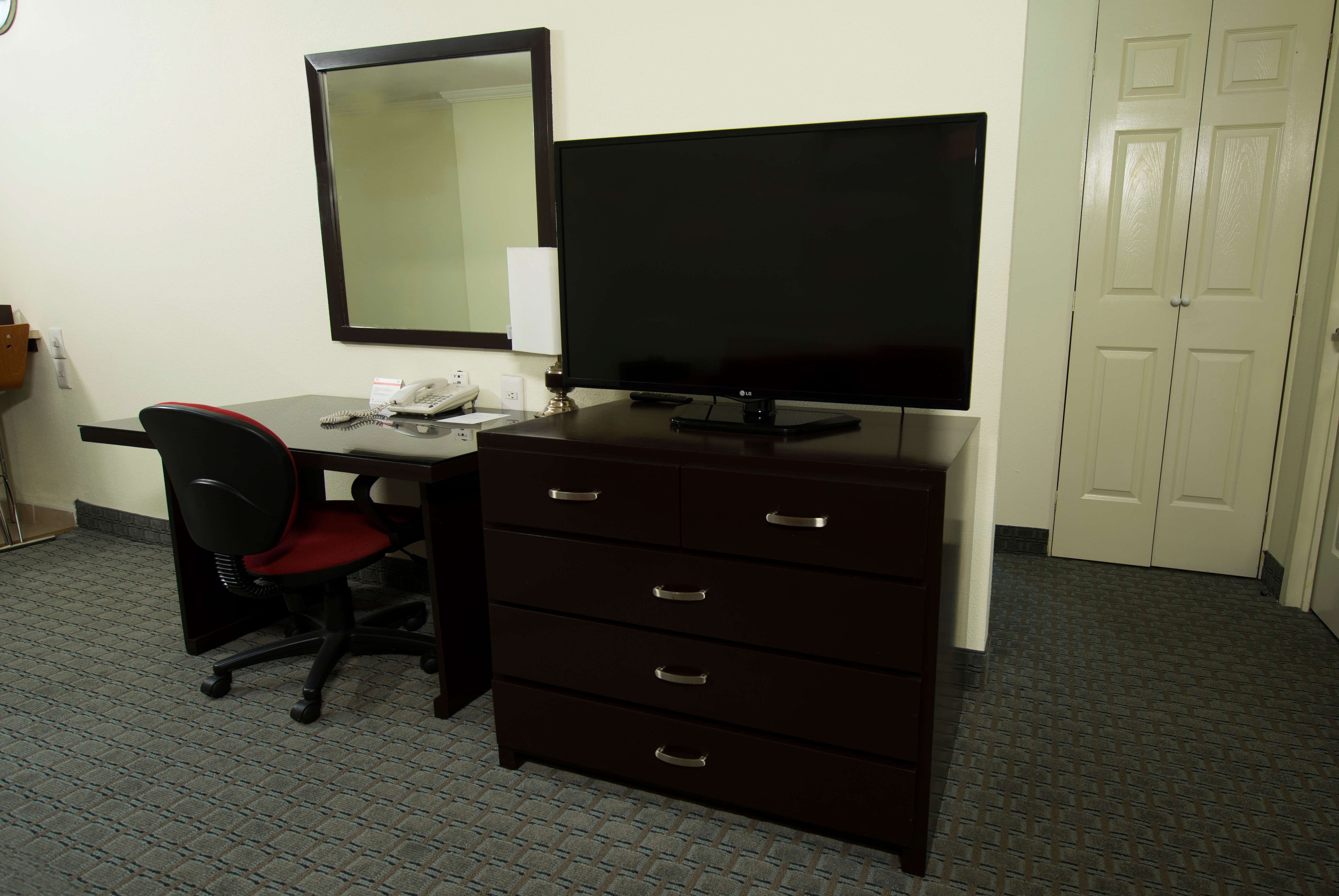 Guest room at the Ramada by Wyndham Ciudad de Mexico Perinorte in Tlalnepantla, Other than US/Canada