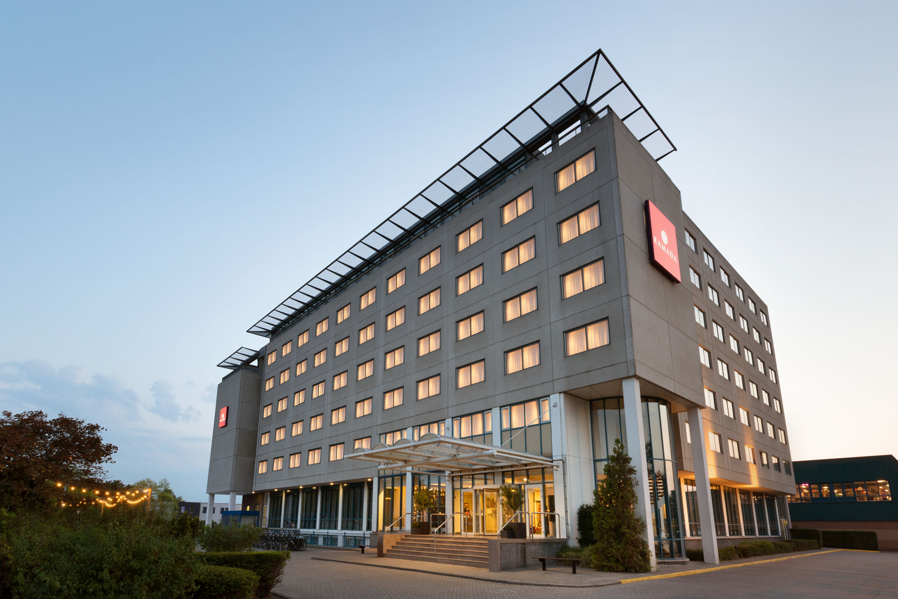 Ramada By Wyndham Amsterdam Airport Schiphol Badhoevedorp Hotels