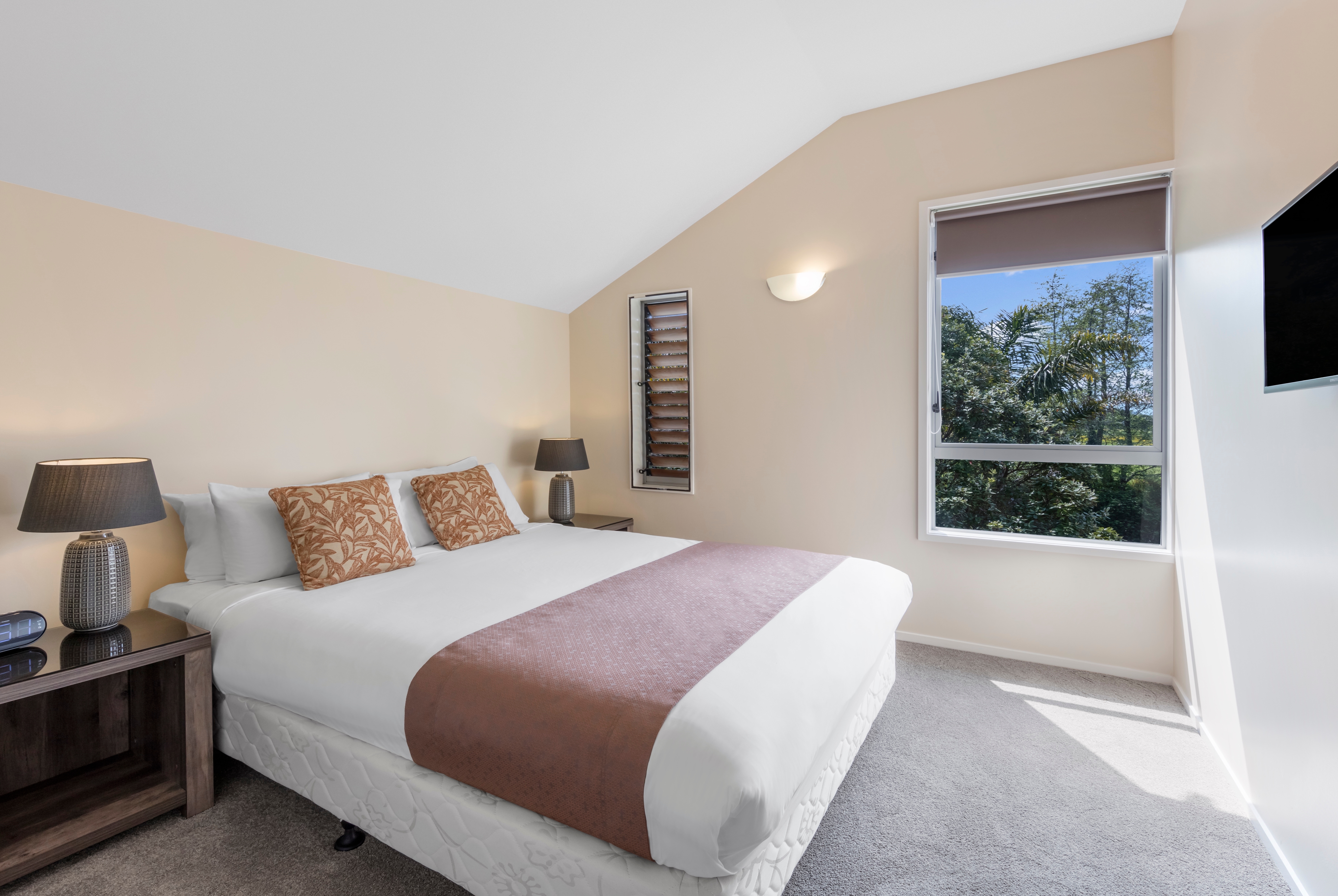 Guest room at the Ramada Resort By Wyndham Rotorua Marama in Rotorua, Other than US/Canada