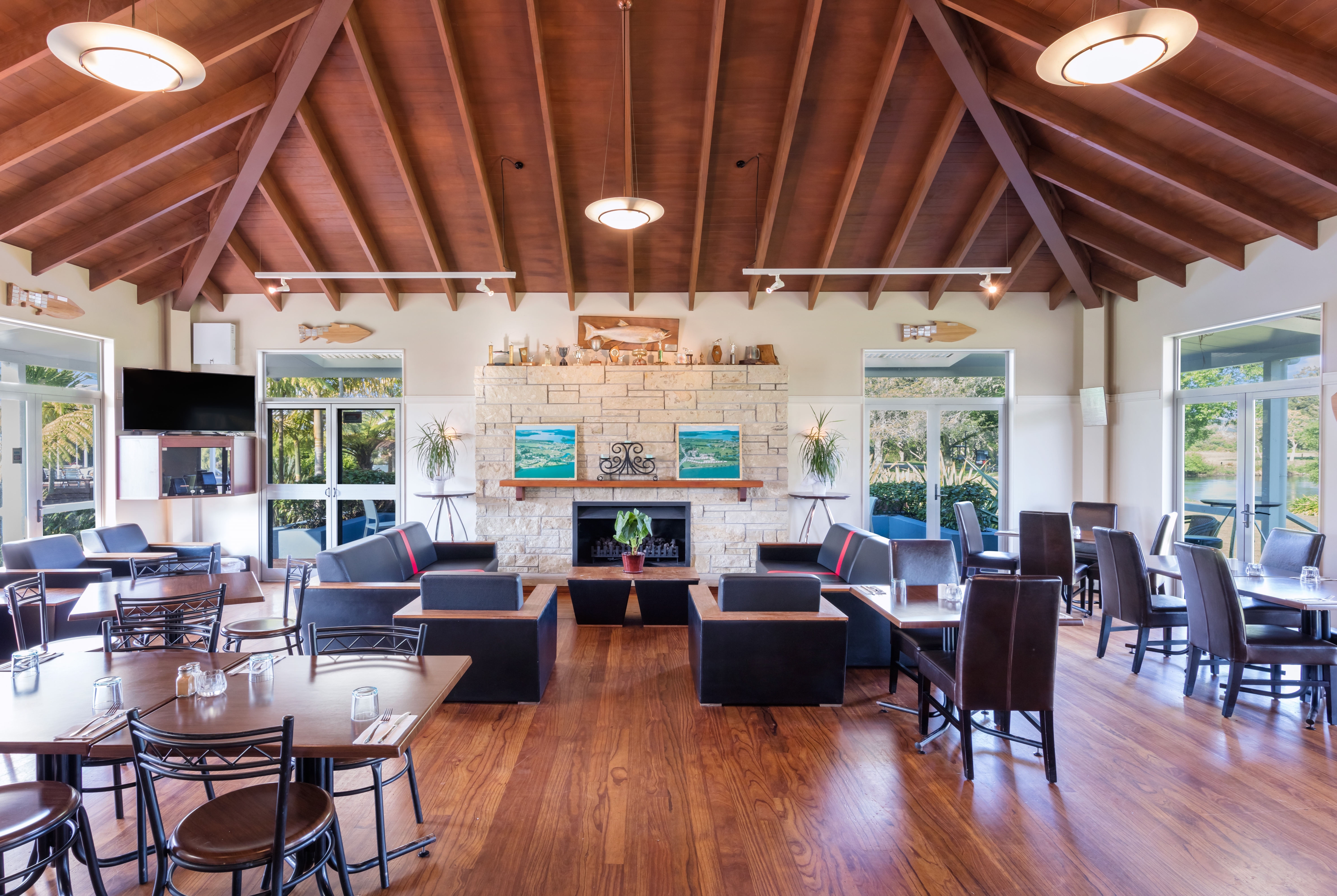 Ramada Resort By Wyndham Rotorua Marama restaurant in Rotorua, Other than US/Canada