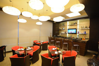 Ramada by Wyndham Manila Central restaurant in Manila, Other than US/Canada