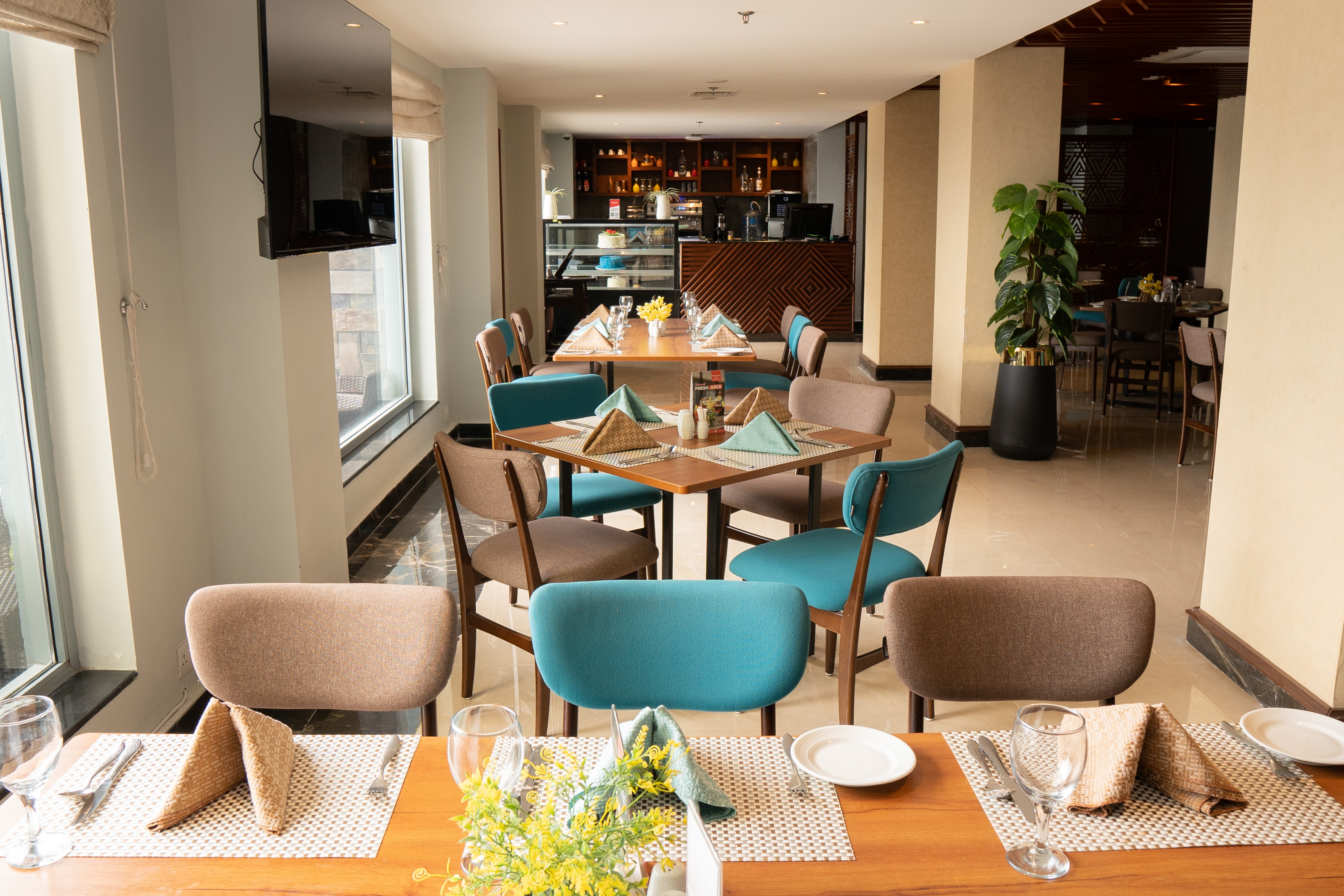 Ramada by Wyndham Murree Lower Topa Resort restaurant in Lower Topa, Murree, Other than US/Canada