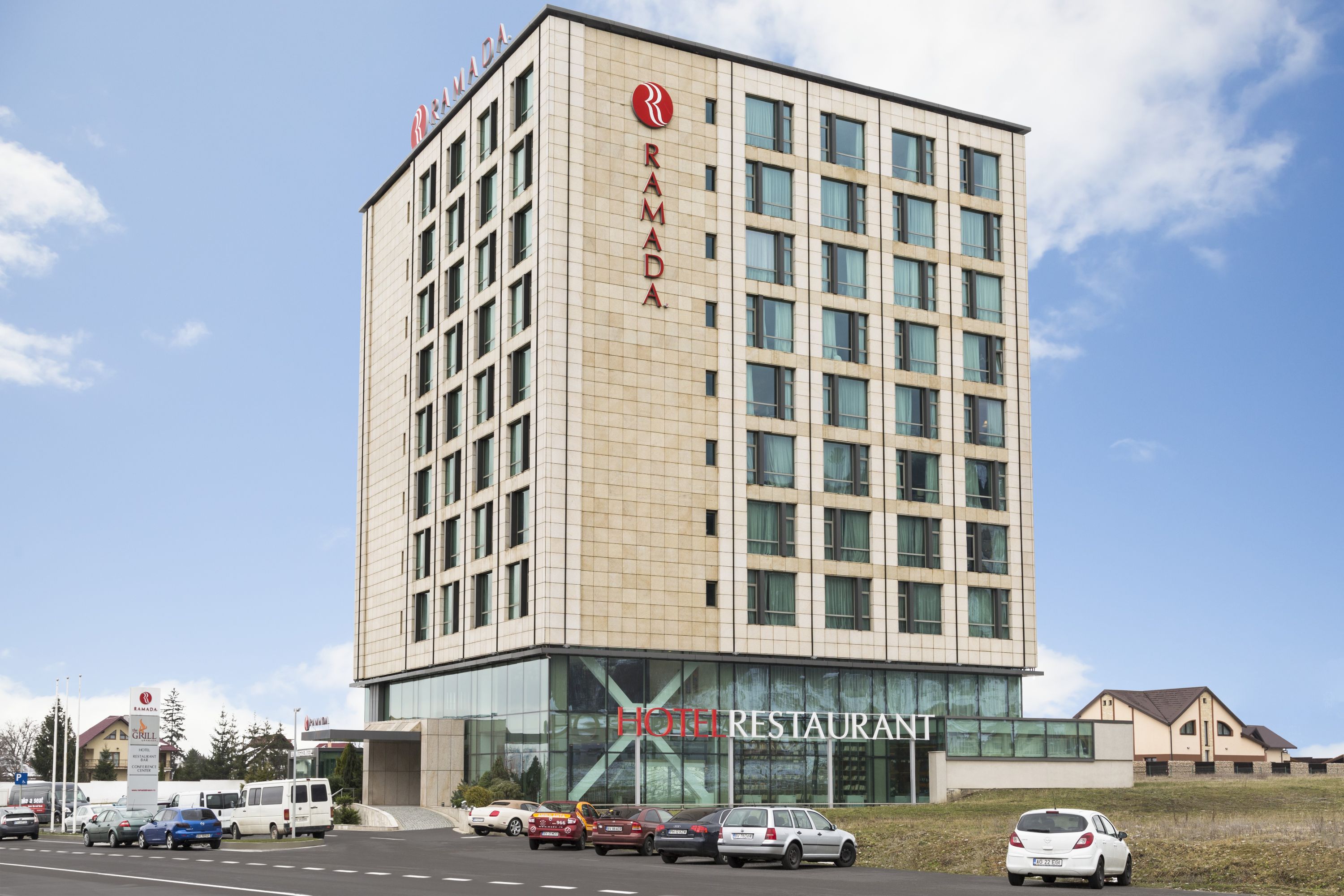 Ramada By Wyndham Brasov Brasov Ro Hotels