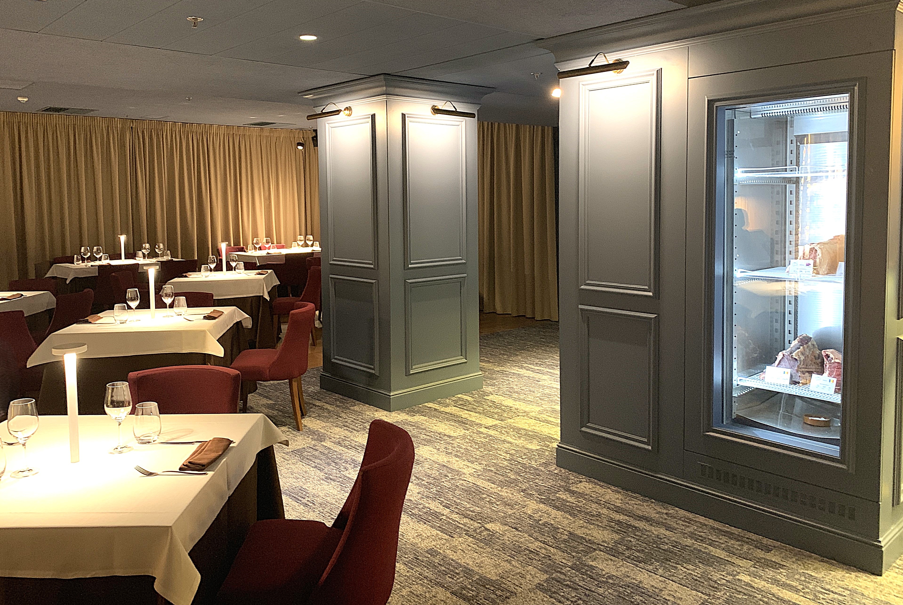 Ramada by Wyndham Oradea restaurant in Oradea, Other than US/Canada