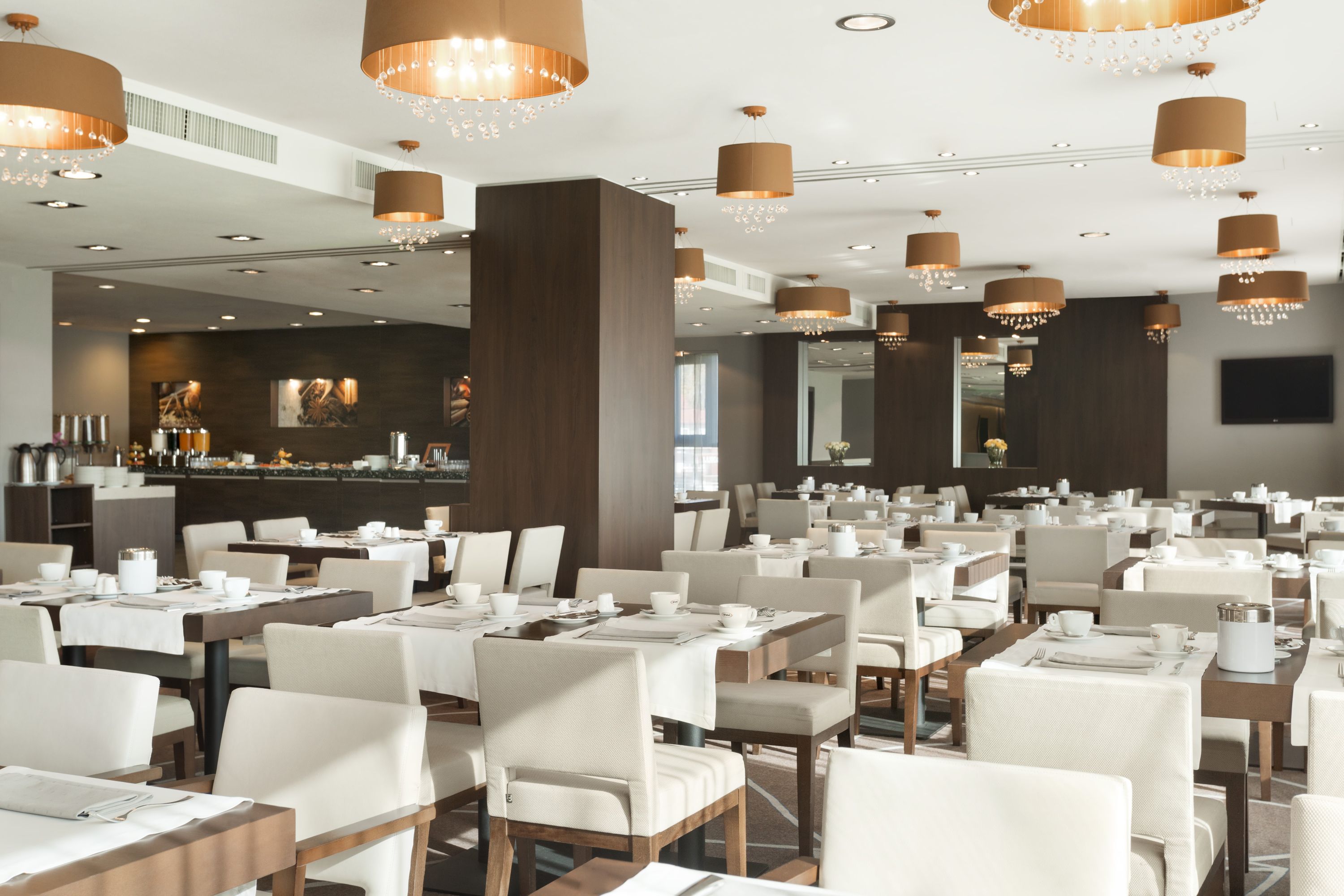 Ramada by Wyndham Pitesti restaurant in Pitesti, Other than US/Canada