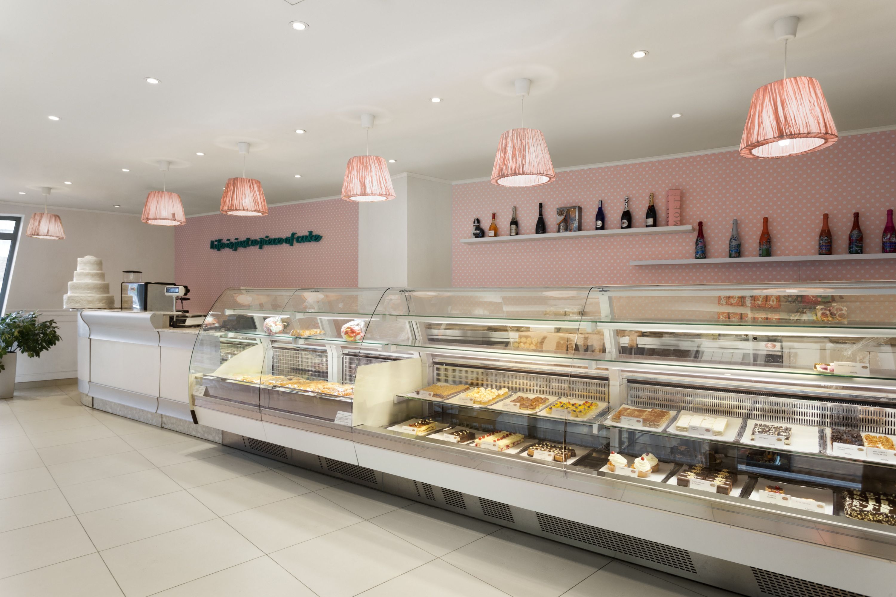 Ramada by Wyndham Pitesti restaurant in Pitesti, Other than US/Canada