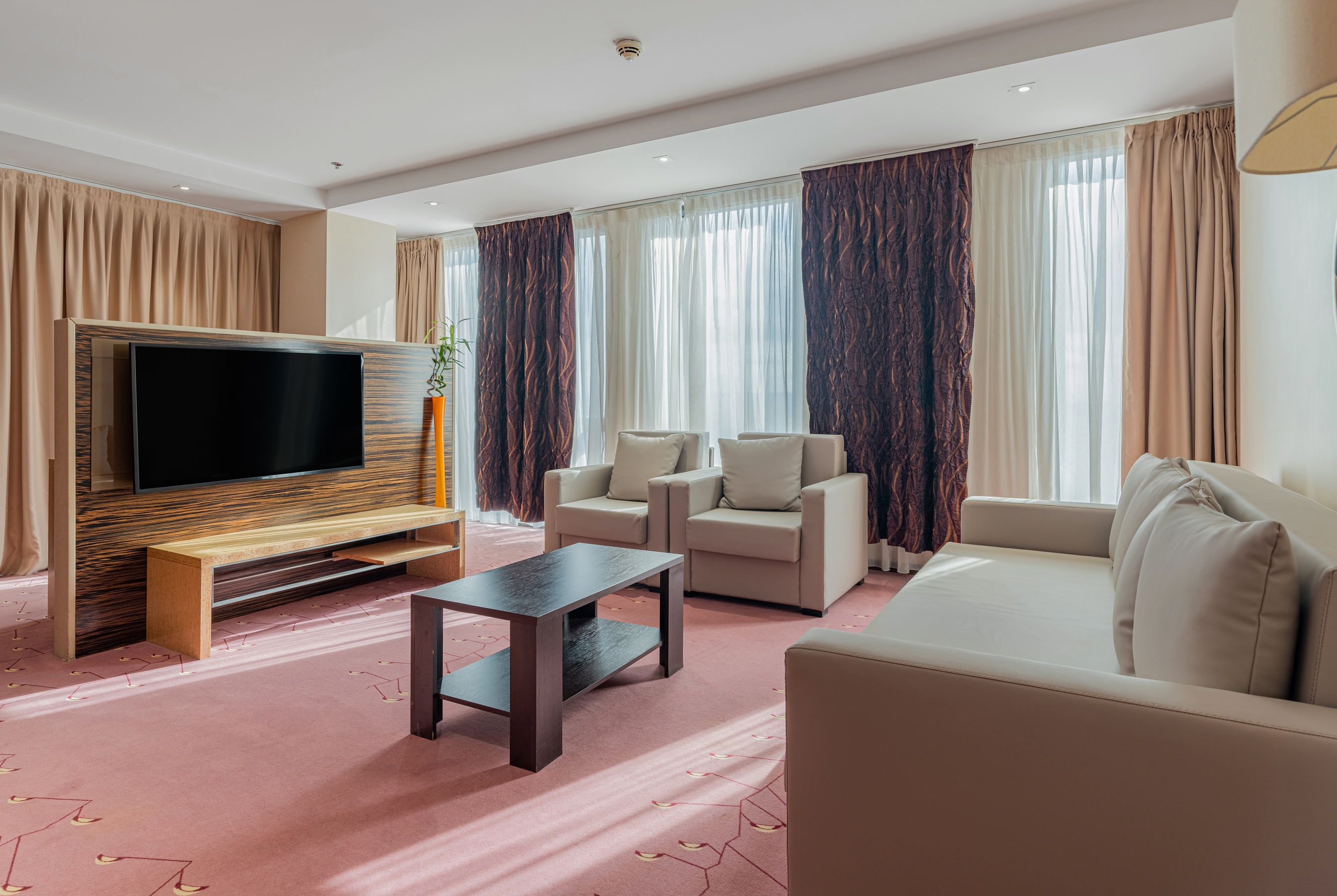 Ramada by Wyndham Sibiu suite in Sibiu, Other than US/Canada