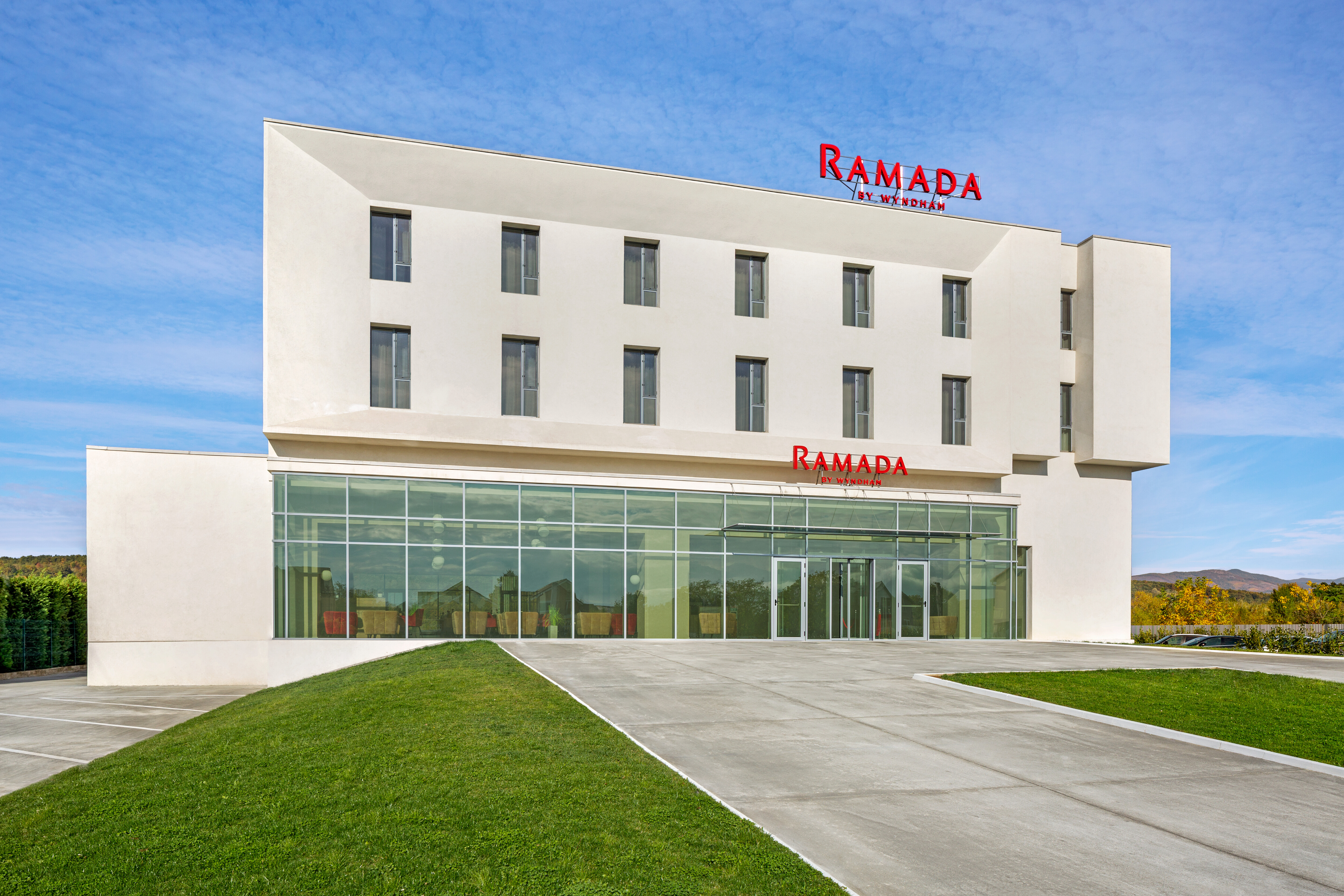 Exterior of Ramada by Wyndham Targu Jiu hotel in Targu Jiu, Other than US/Canada