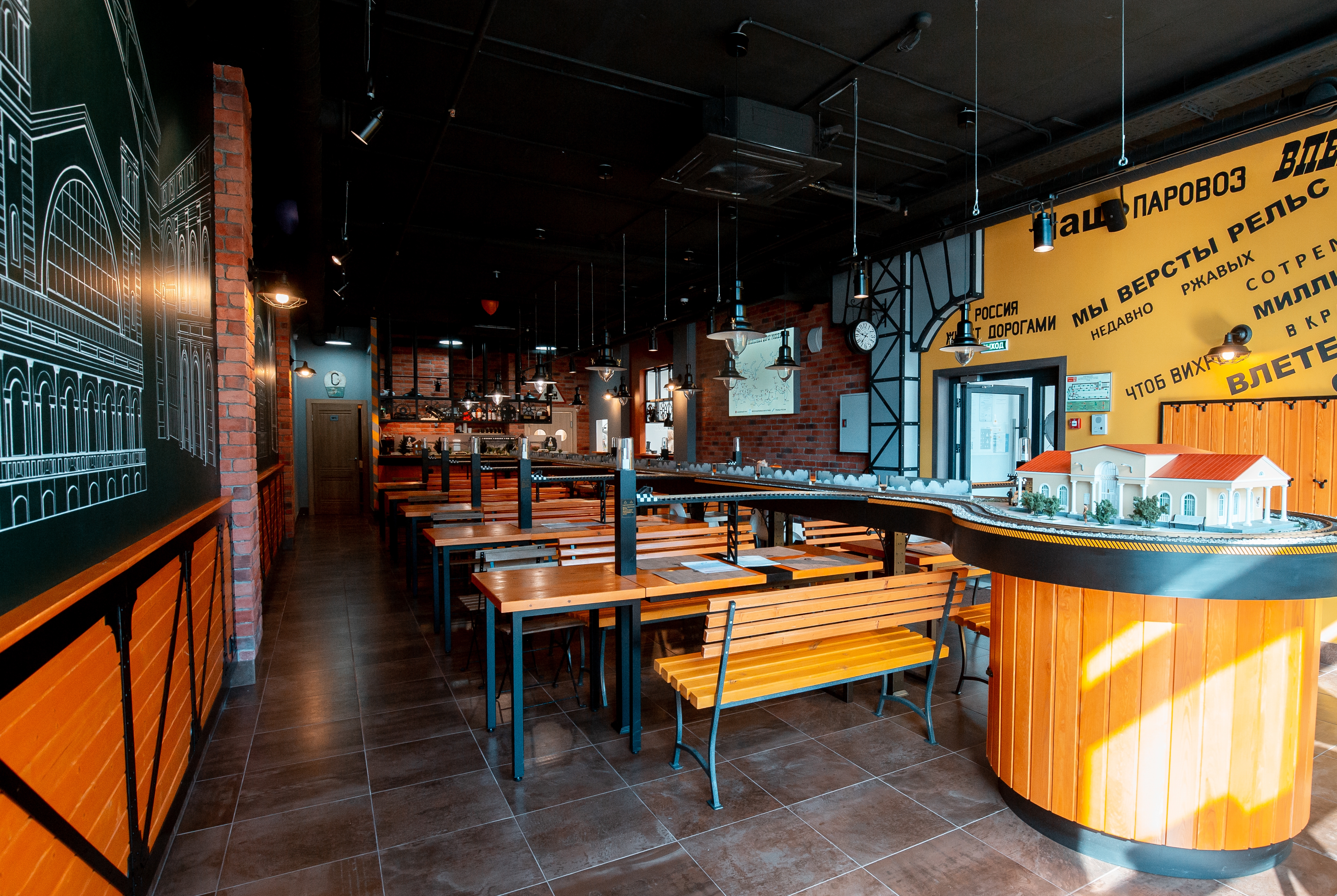 Ramada Plaza by Wyndham Saint Petersburg restaurant bar in St. Petersburg, Other than US/Canada