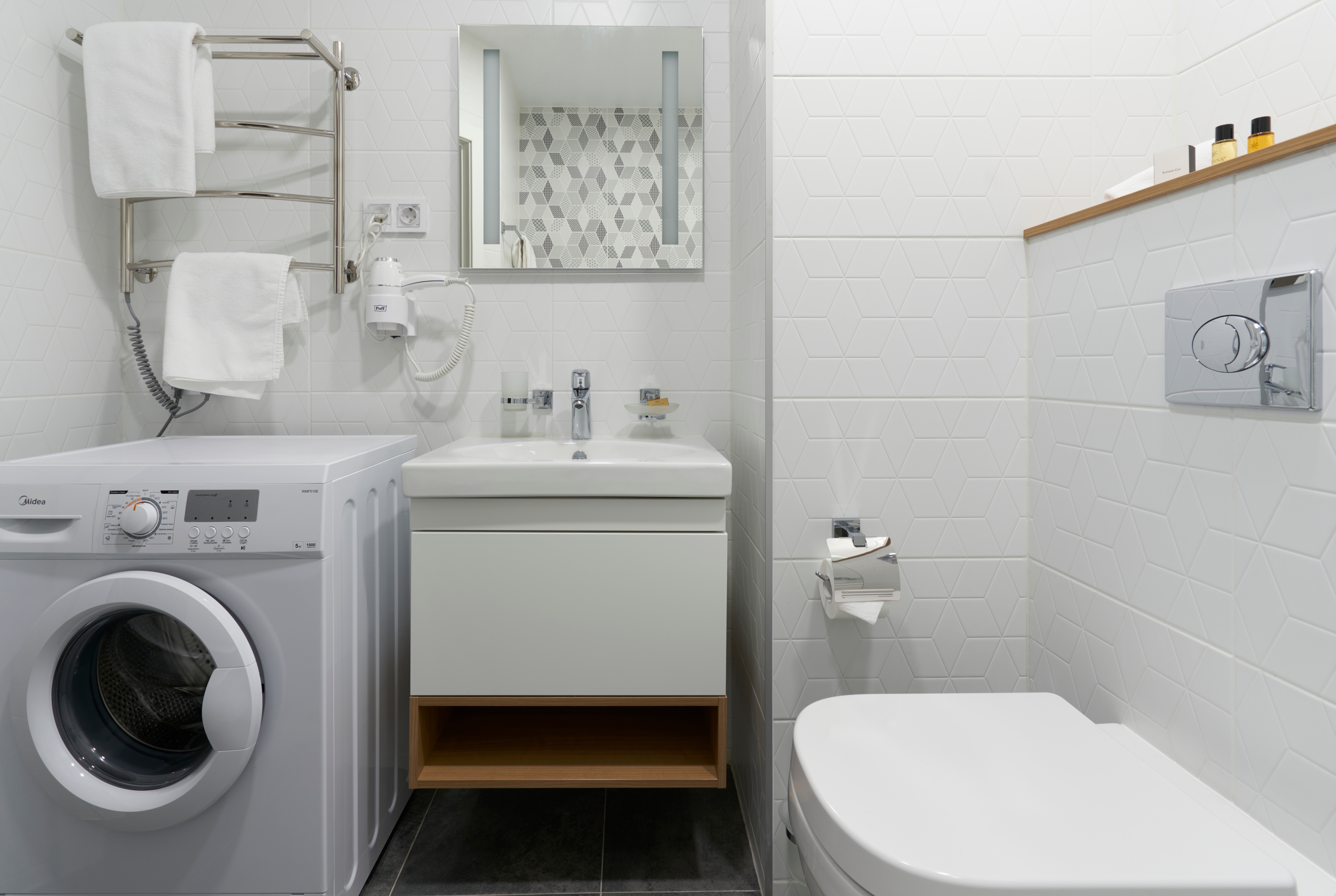 Guest room bath at the Ramada Plaza by Wyndham Saint Petersburg in St. Petersburg, Other than US/Canada