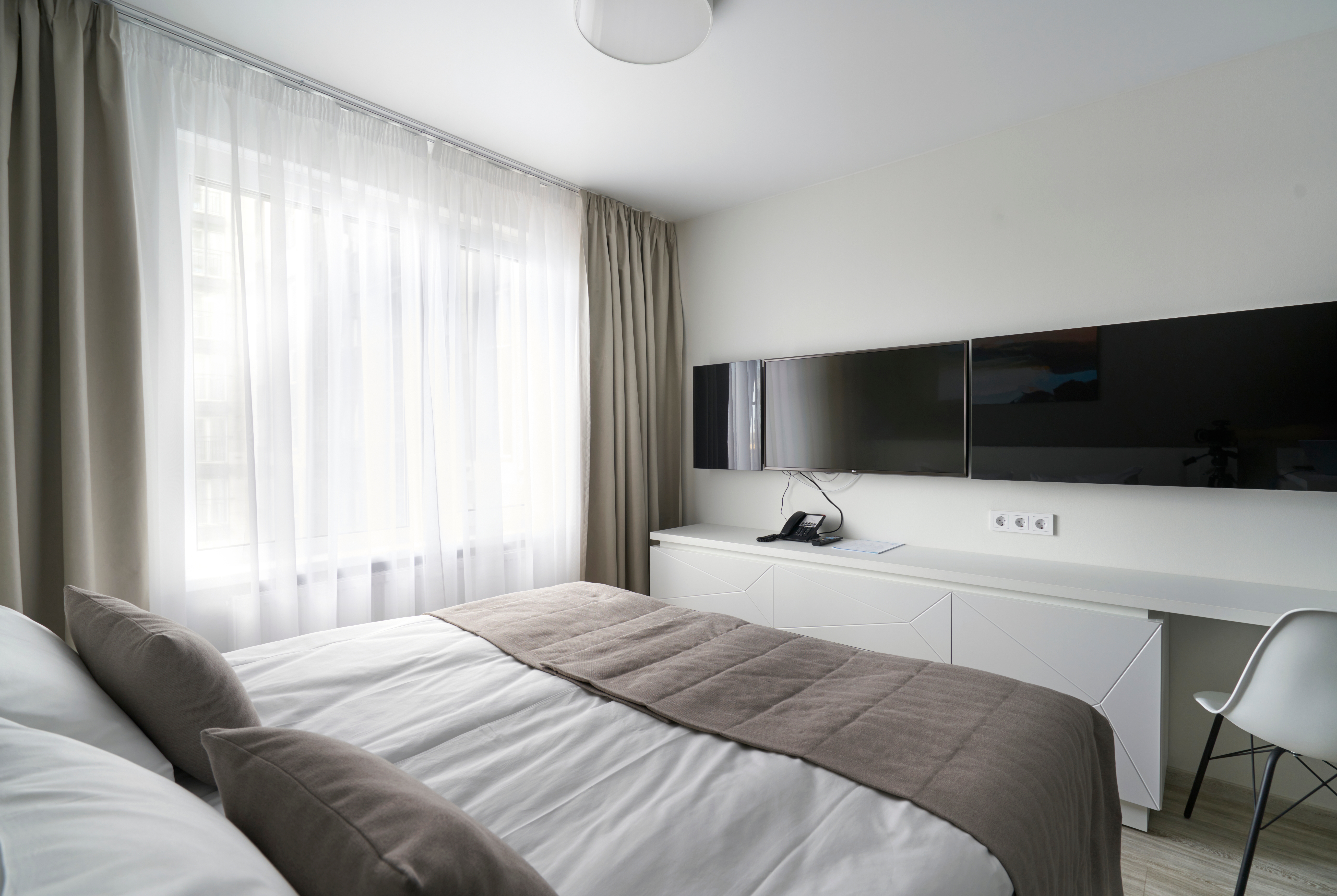 Double bed guest room at the Ramada Plaza by Wyndham Saint Petersburg in St. Petersburg, Other than US/Canada