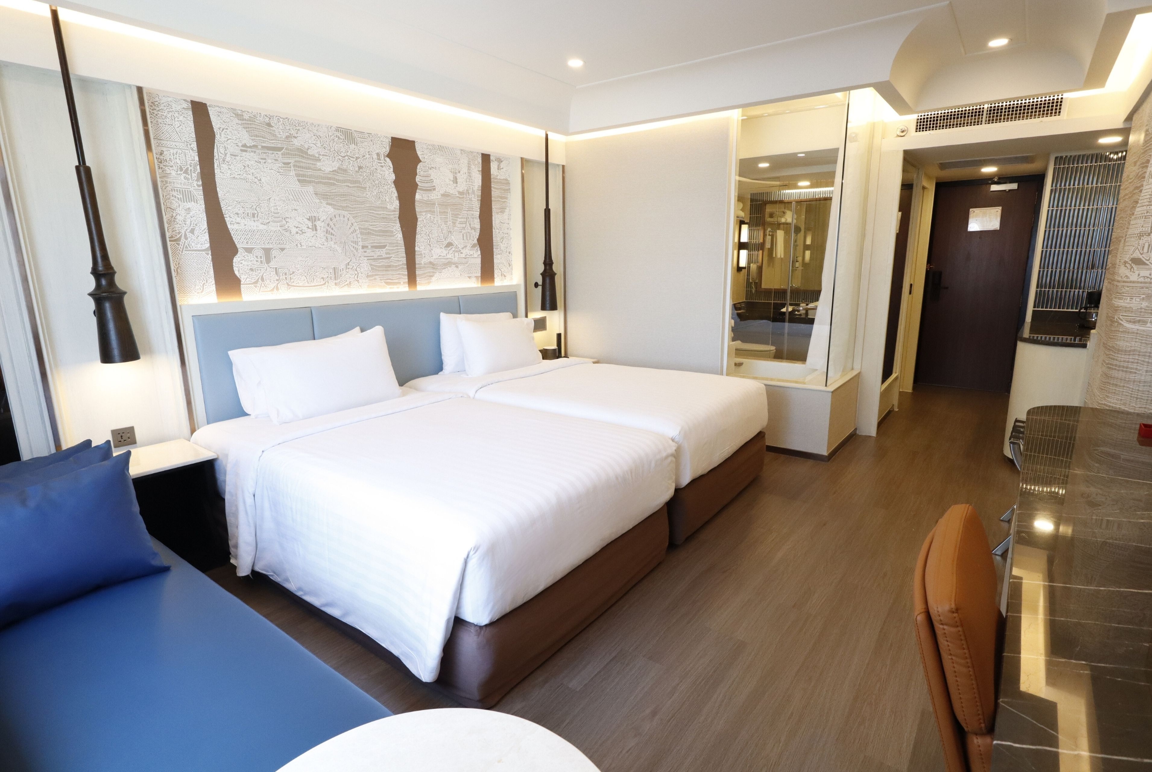 Guest room at the Ramada Plaza by Wyndham Bangkok Menam Riverside in Bangkok, Other than US/Canada