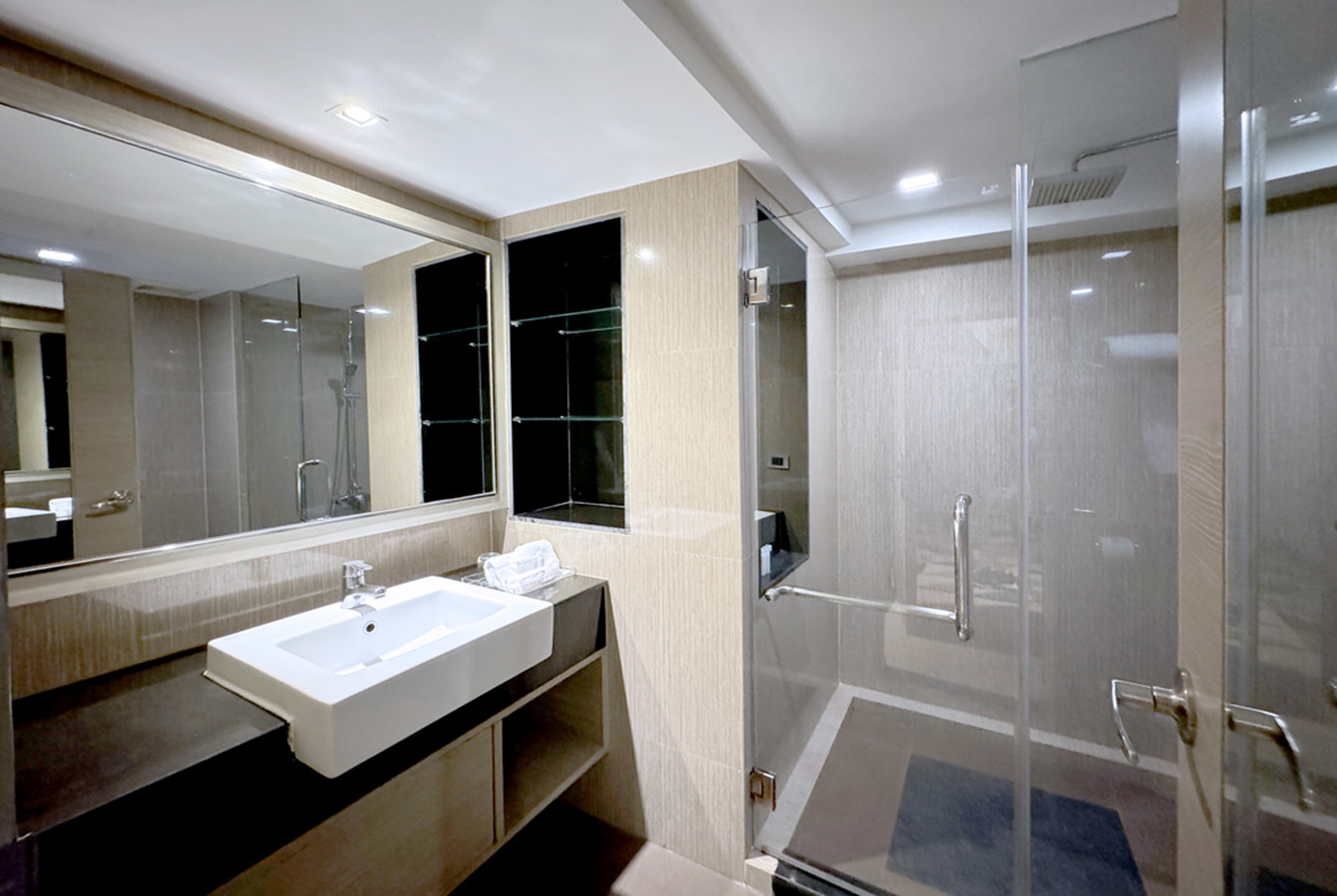 Guest room bath at the Ramada by Wyndham Bangkok Sukhumvit 11 in Bangkok, Other than US/Canada