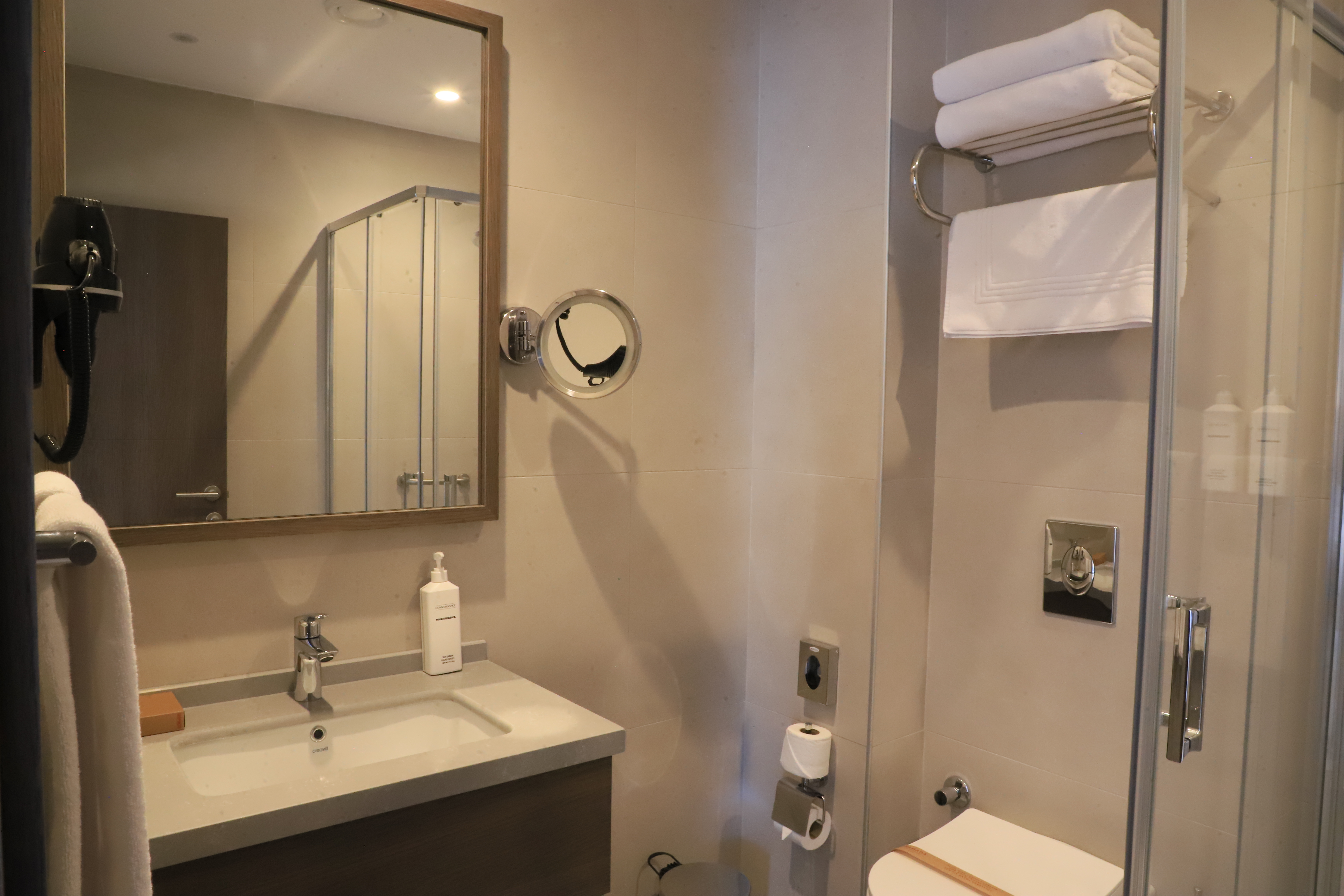 Guest room bath at the Ramada by Wyndham Duzce in Duzce, Other than US/Canada