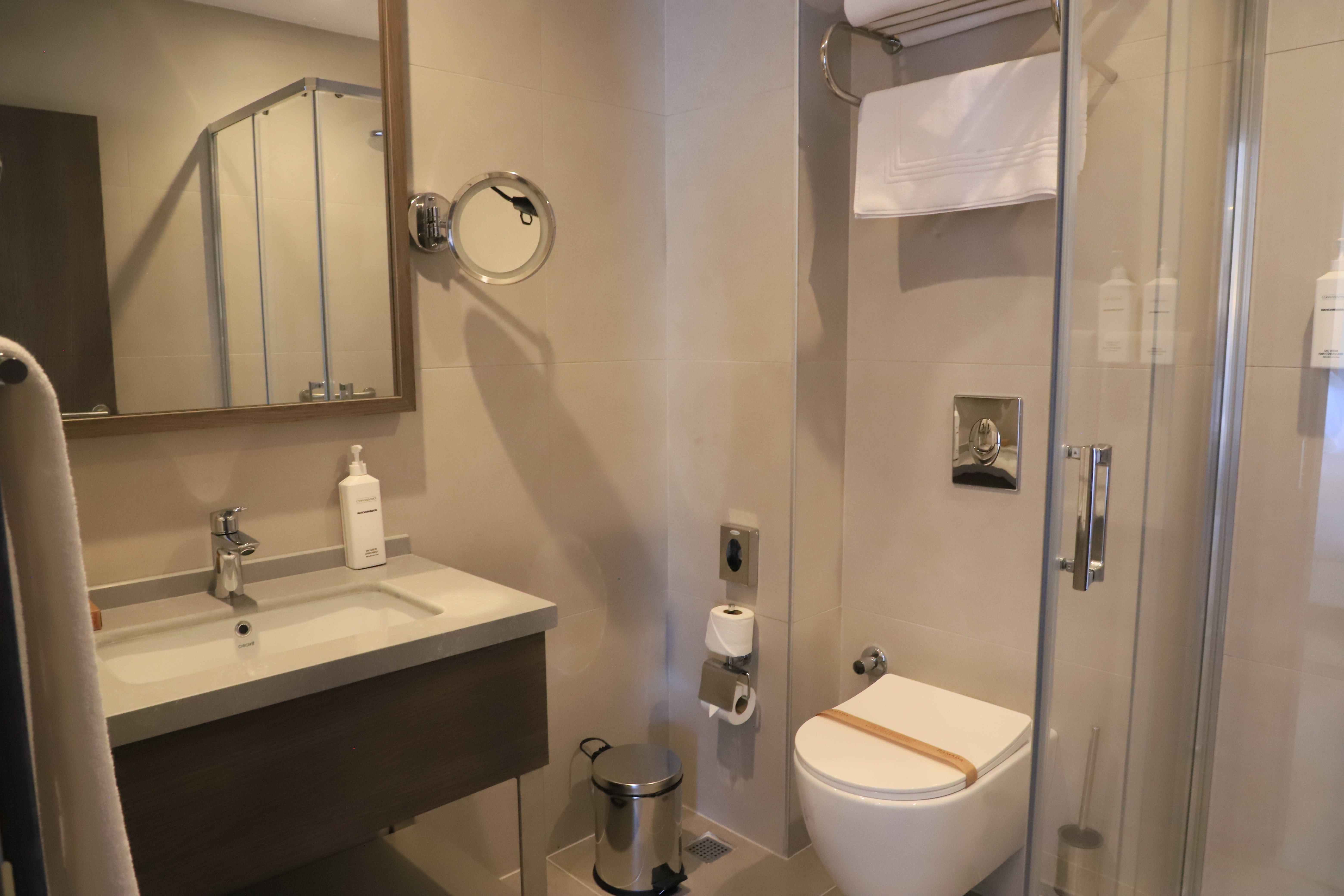 Guest room bath at the Ramada by Wyndham Duzce in Duzce, Other than US/Canada