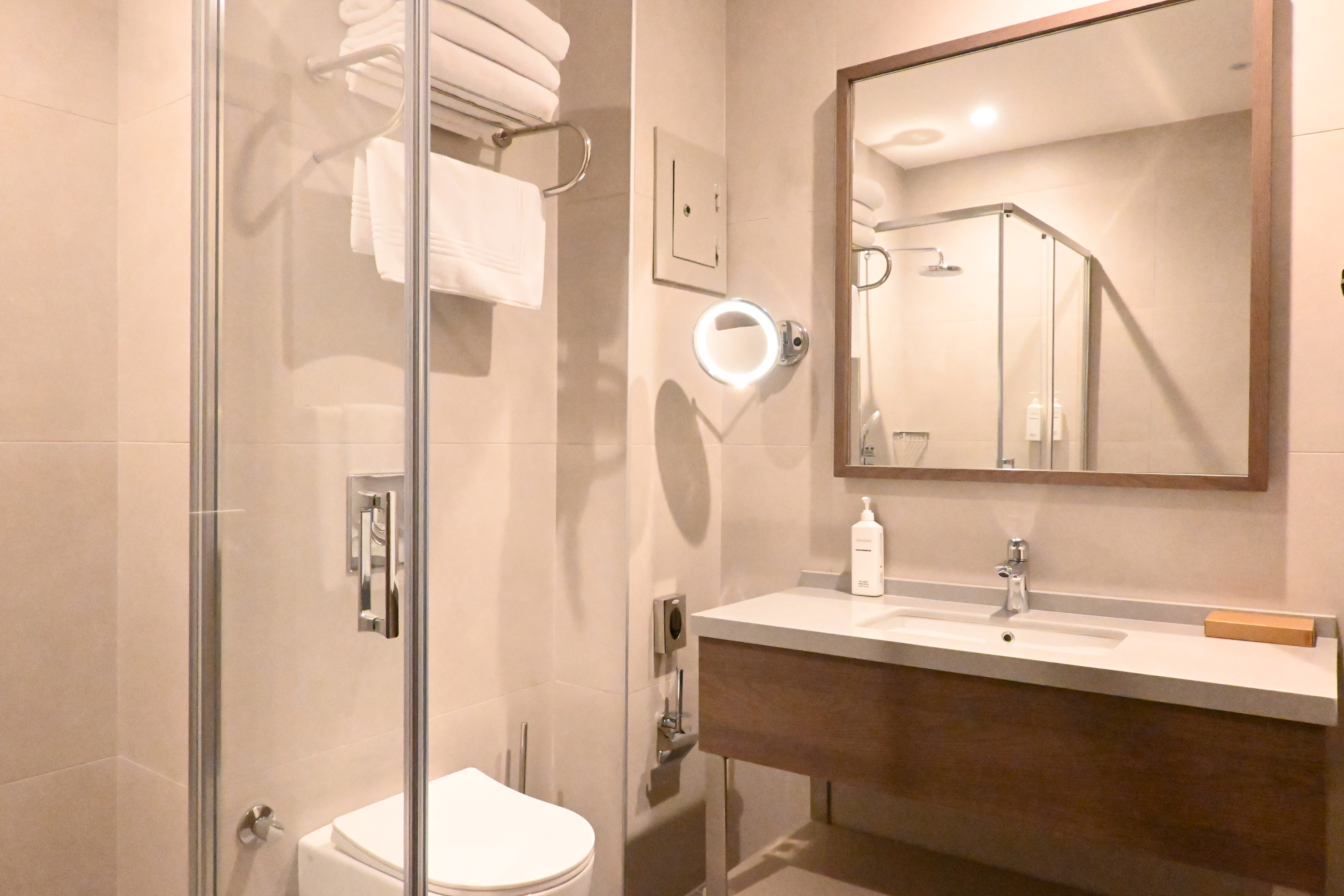 Guest room bath at the Ramada by Wyndham Duzce in Duzce, Other than US/Canada