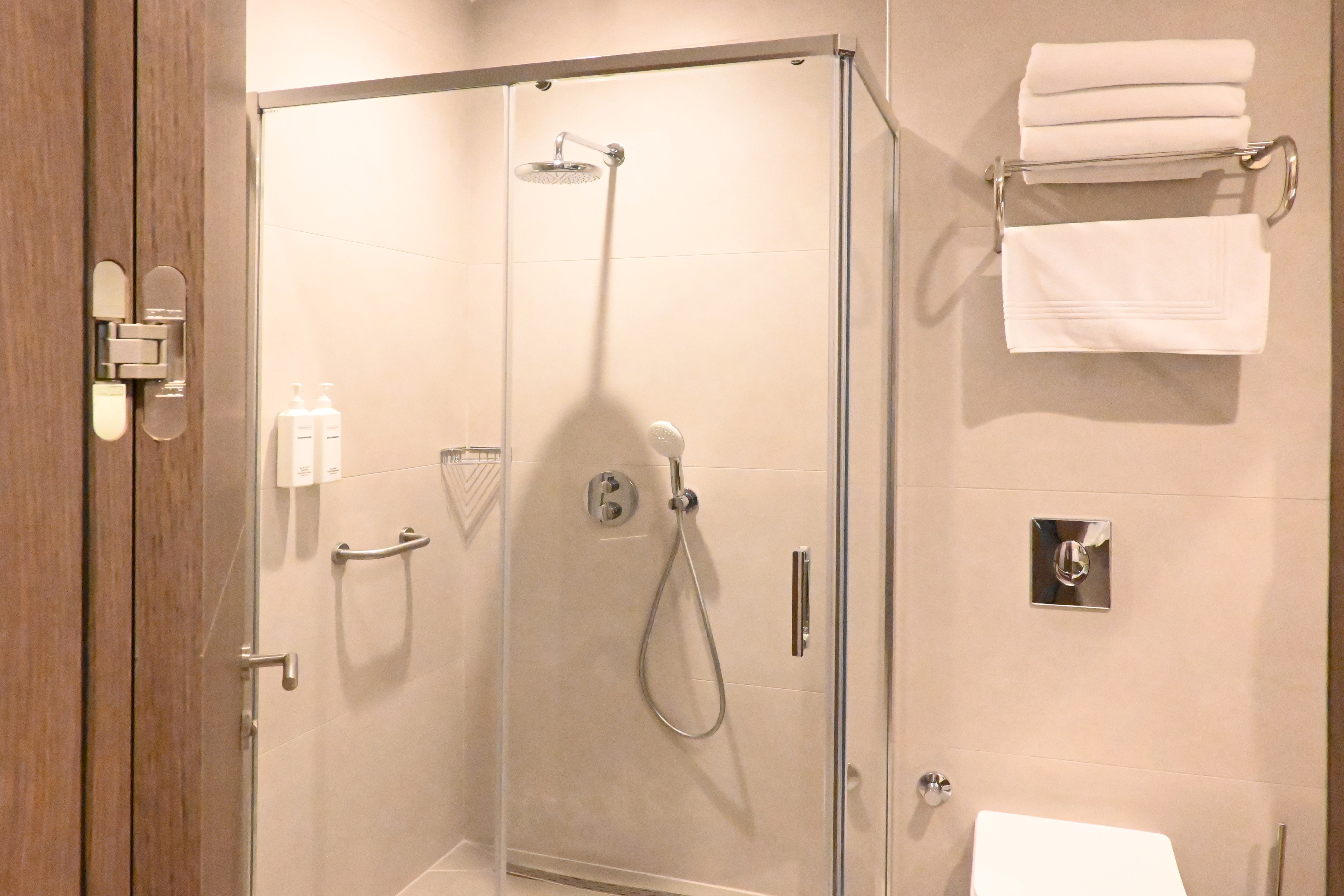 Guest room bath at the Ramada by Wyndham Duzce in Duzce, Other than US/Canada