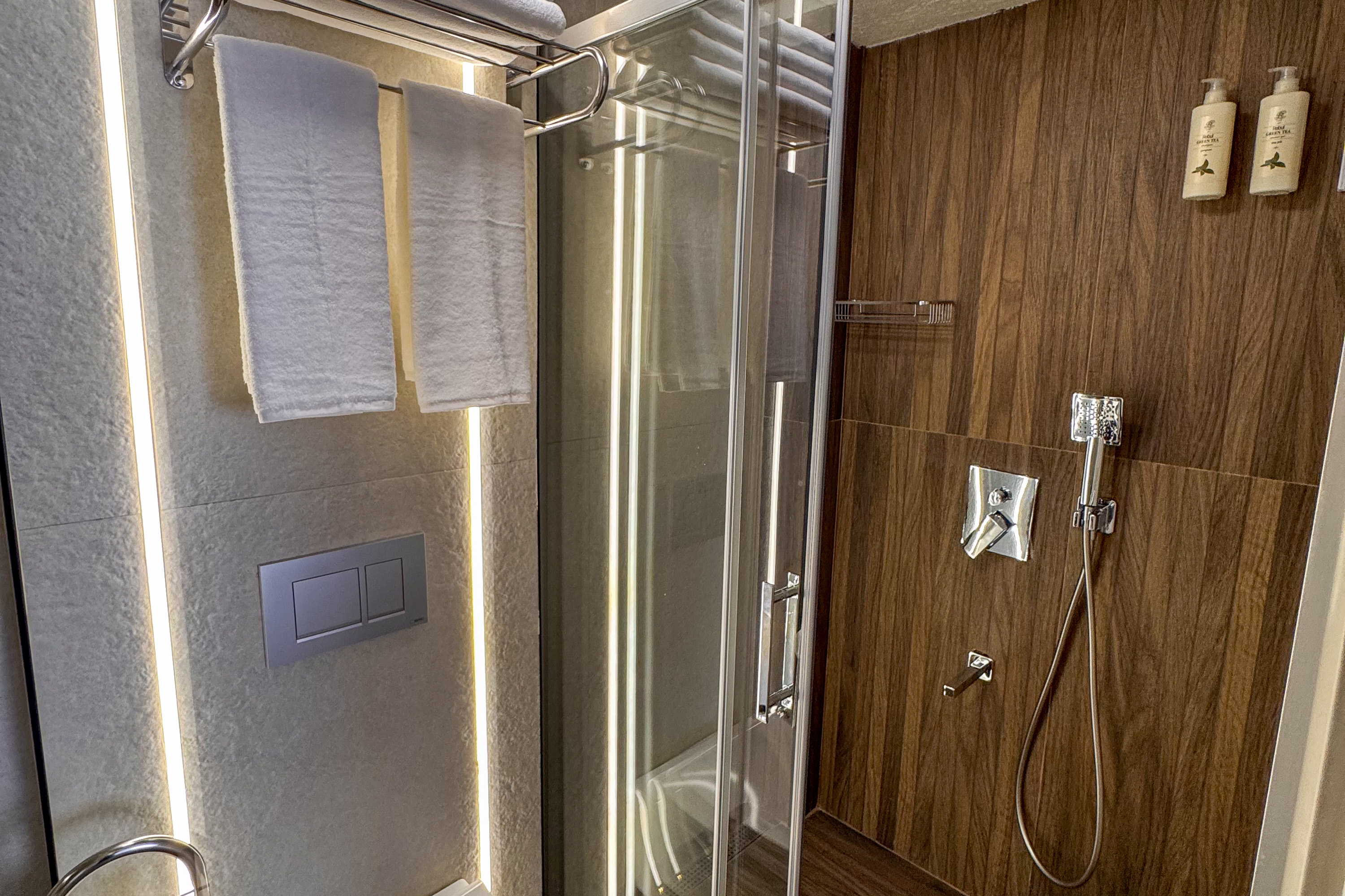 Guest room bath at the Ramada by Wyndham Erzincan Ergan in Erzincan, Other than US/Canada