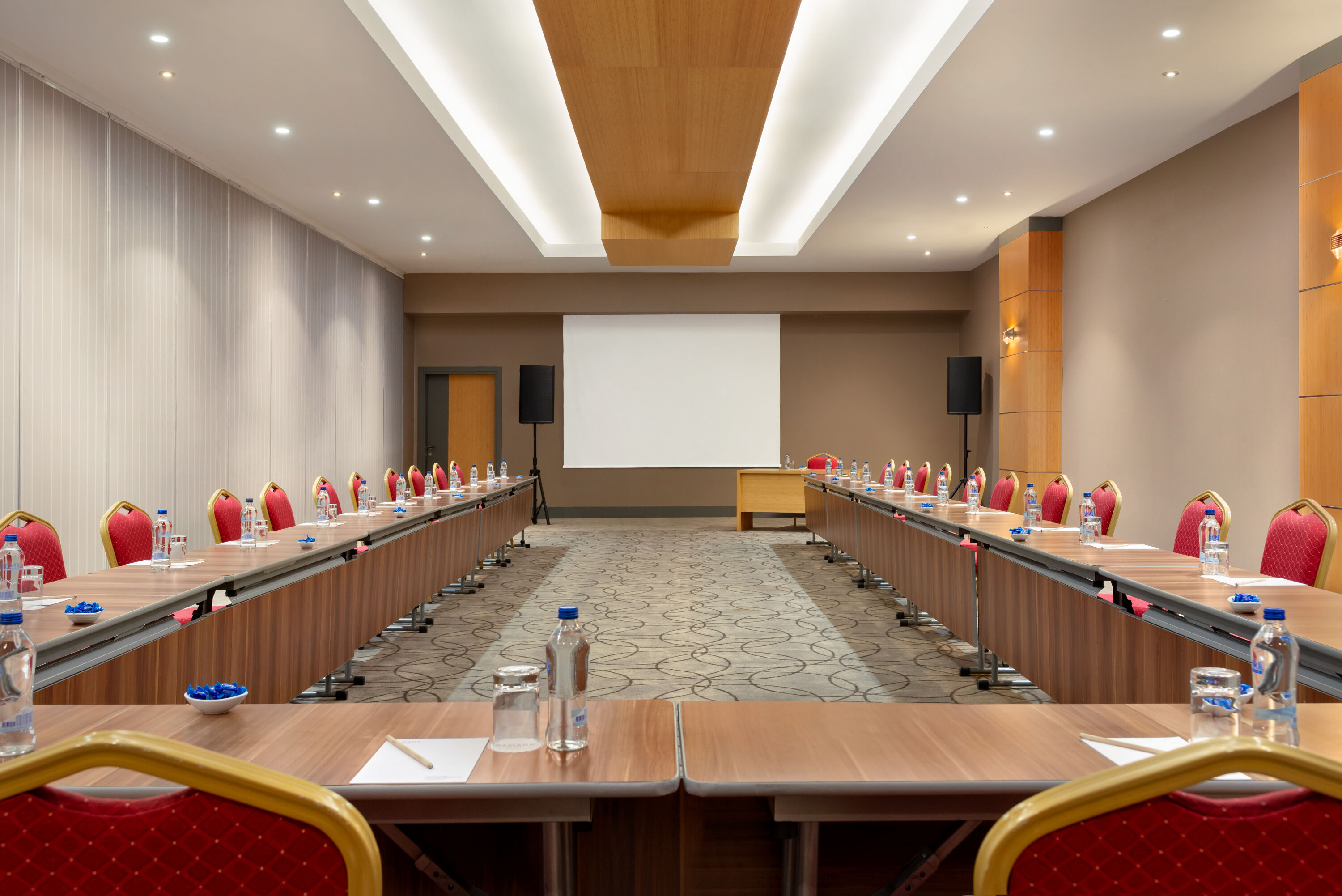 U-shape meeting room at Ramada Plaza by Wyndham Eskisehir in Eskisehir, Other than US/Canada