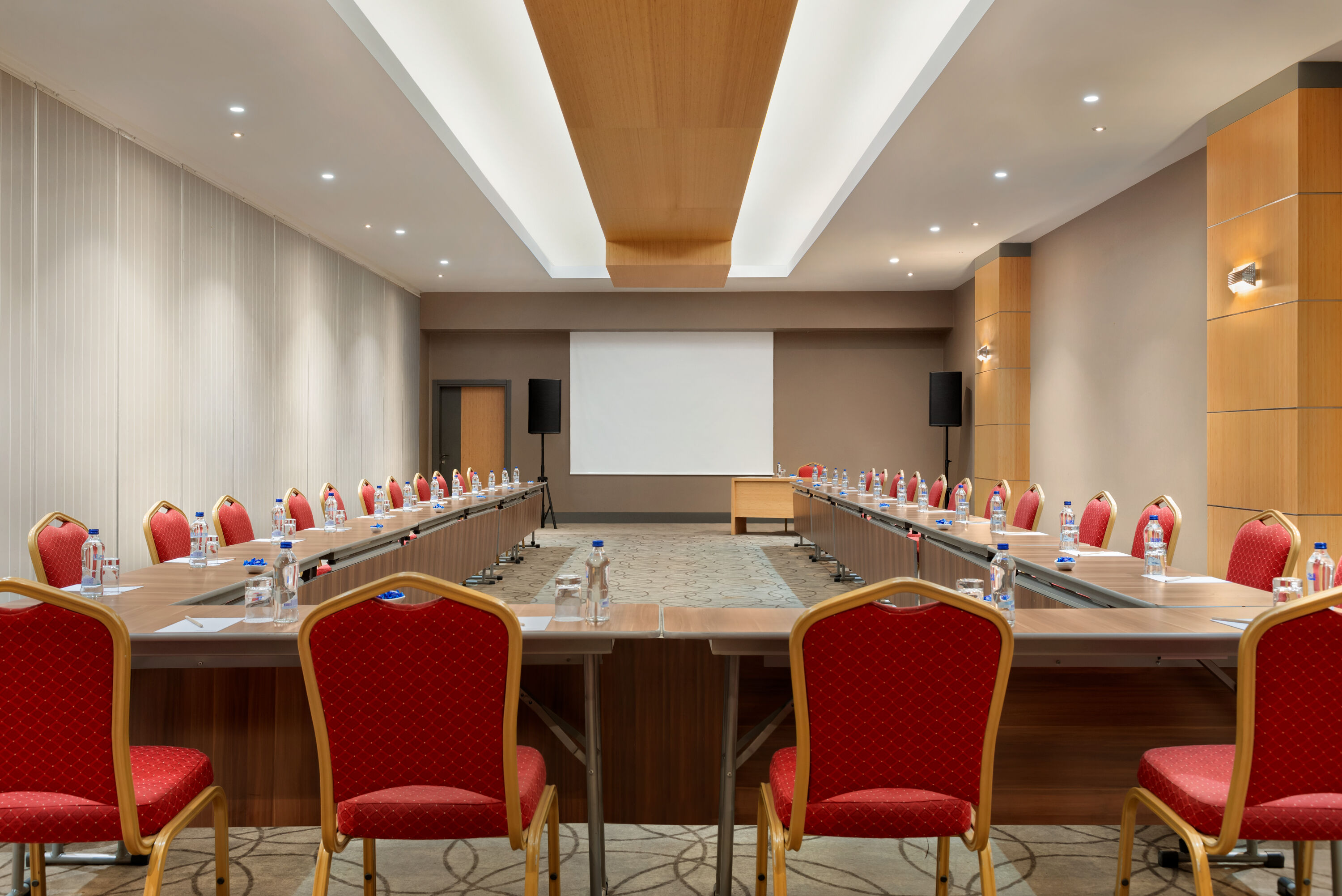 U-shape meeting room at Ramada Plaza by Wyndham Eskisehir in Eskisehir, Other than US/Canada