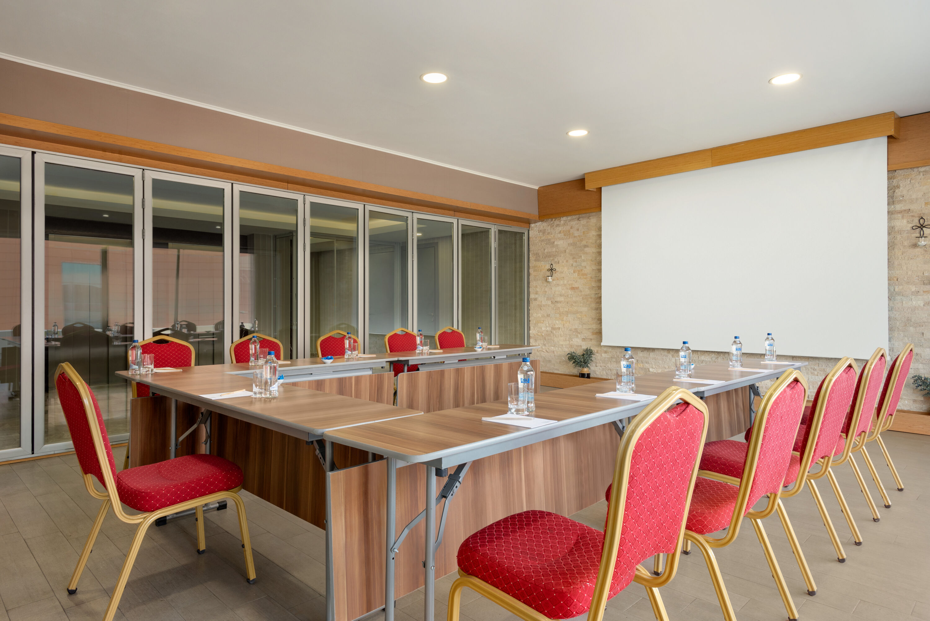 U-shape meeting room at Ramada Plaza by Wyndham Eskisehir in Eskisehir, Other than US/Canada