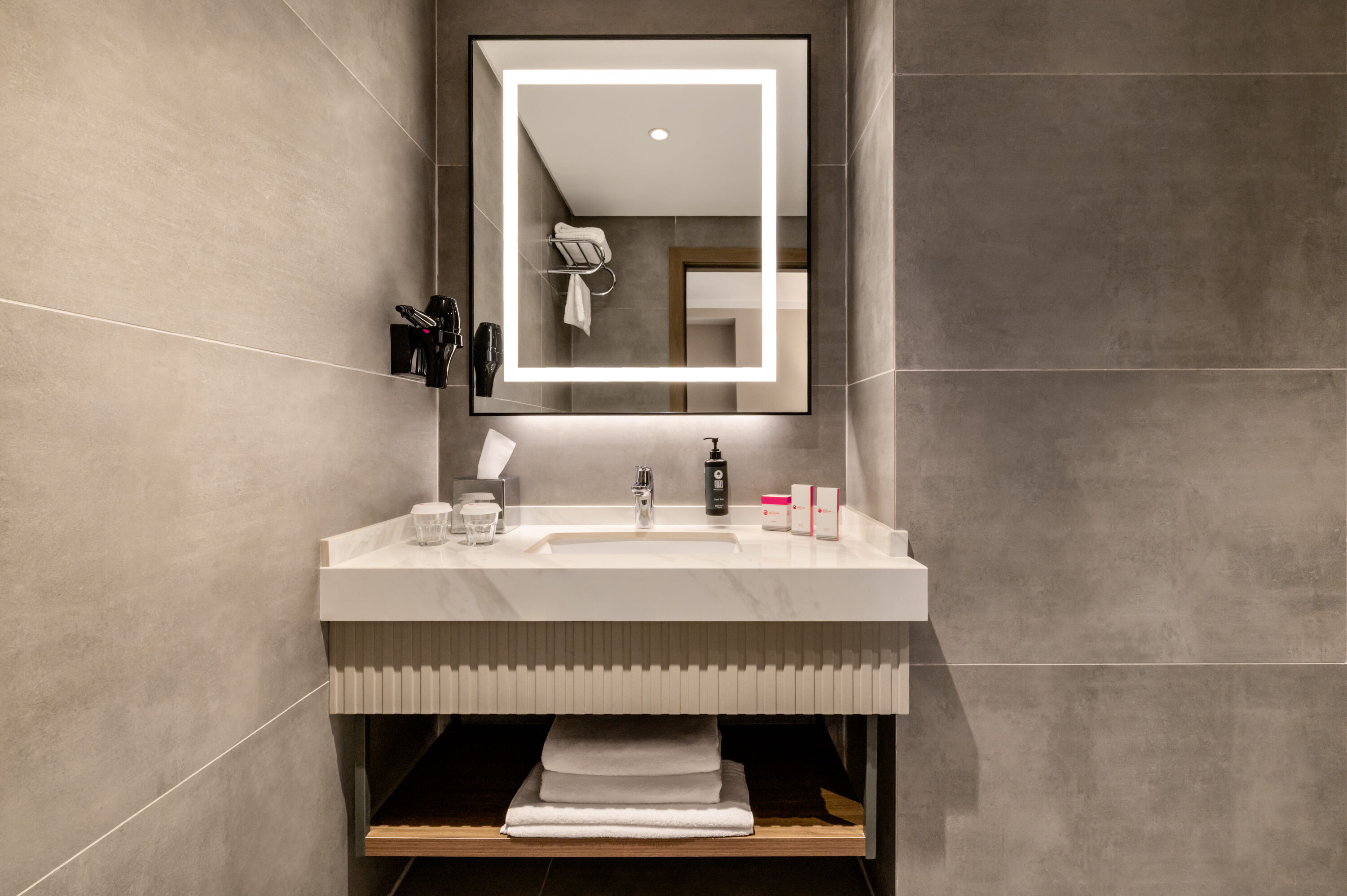 Guest room bath at the Ramada Encore by Wyndham Konya Selcuklu in Konya, Other than US/Canada