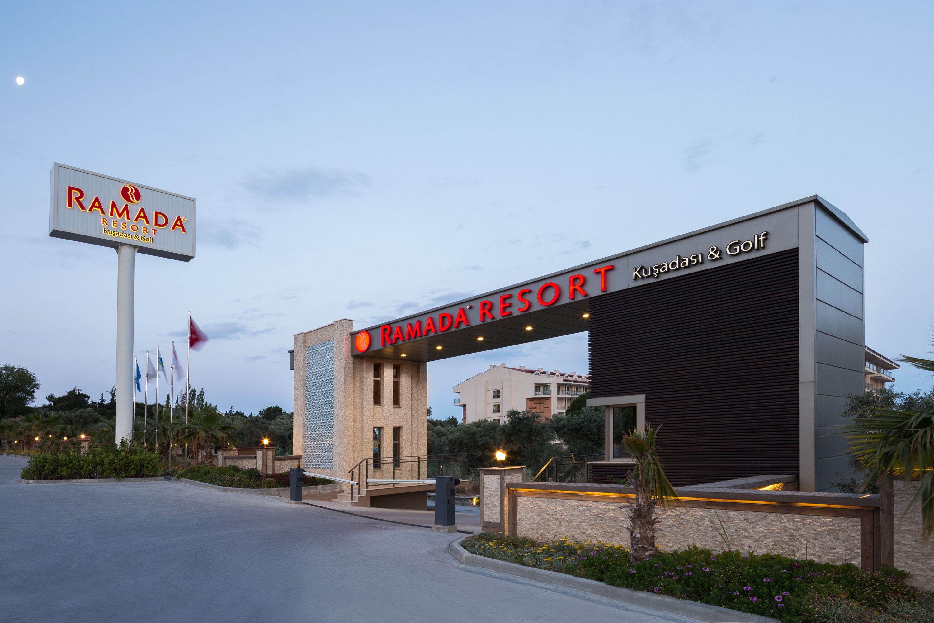 Ramada Resort By Wyndham Kusadasi Kusadasi Otelleri Tr 09400