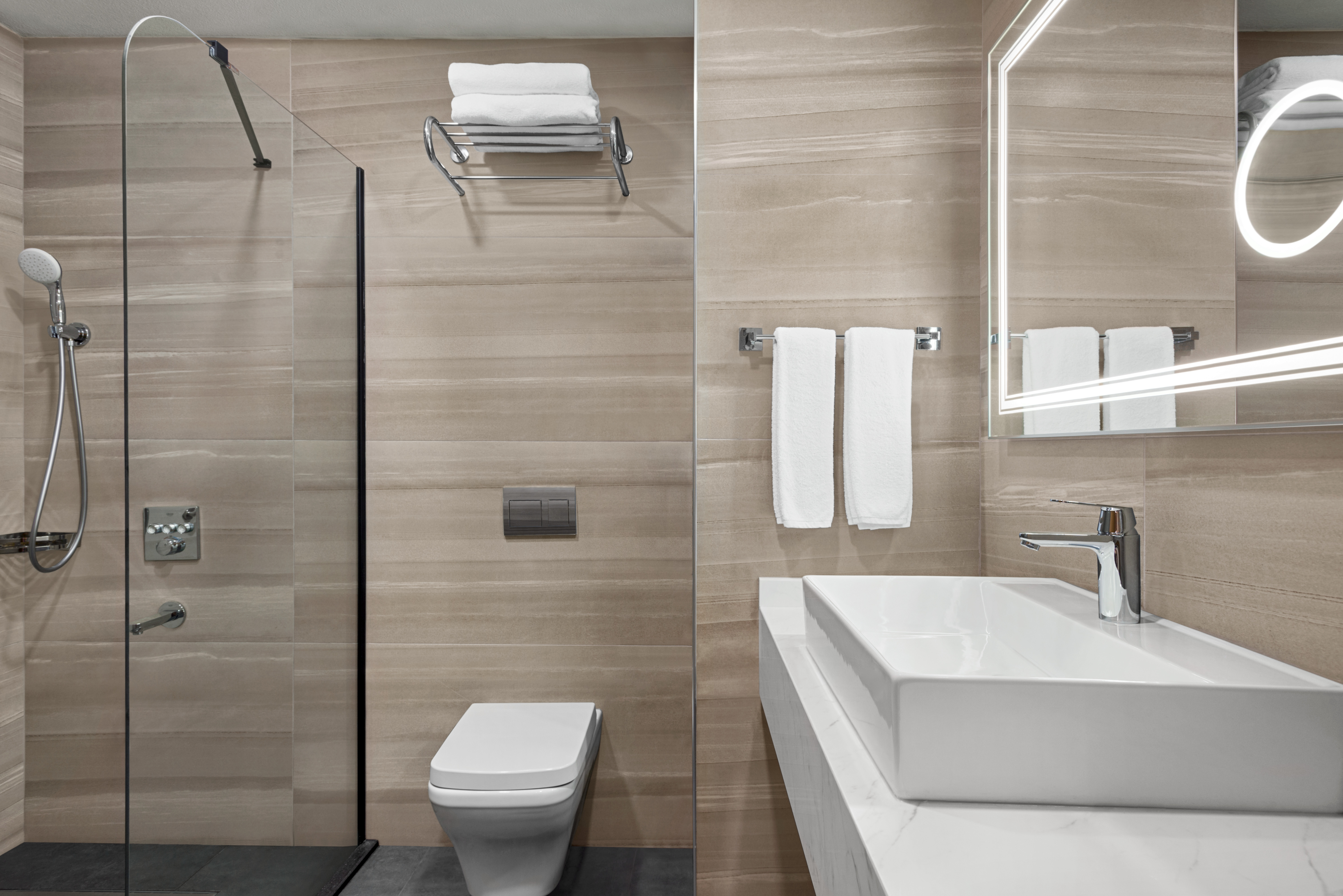 Guest room bath at the Ramada Plaza by Wyndham Ordu in Ordu, Other than US/Canada