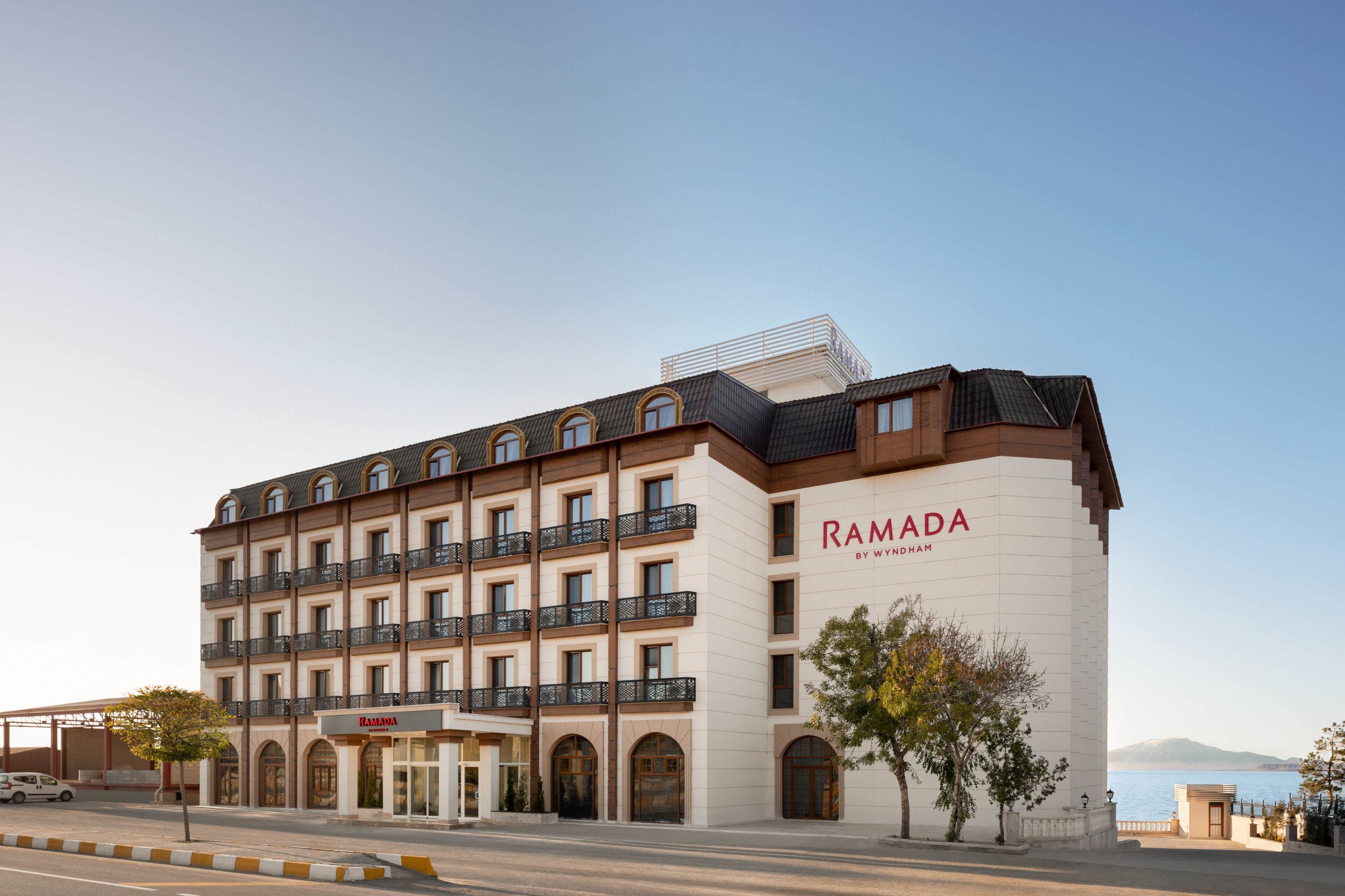Ramada By Wyndham Van Van Tr Otelleri