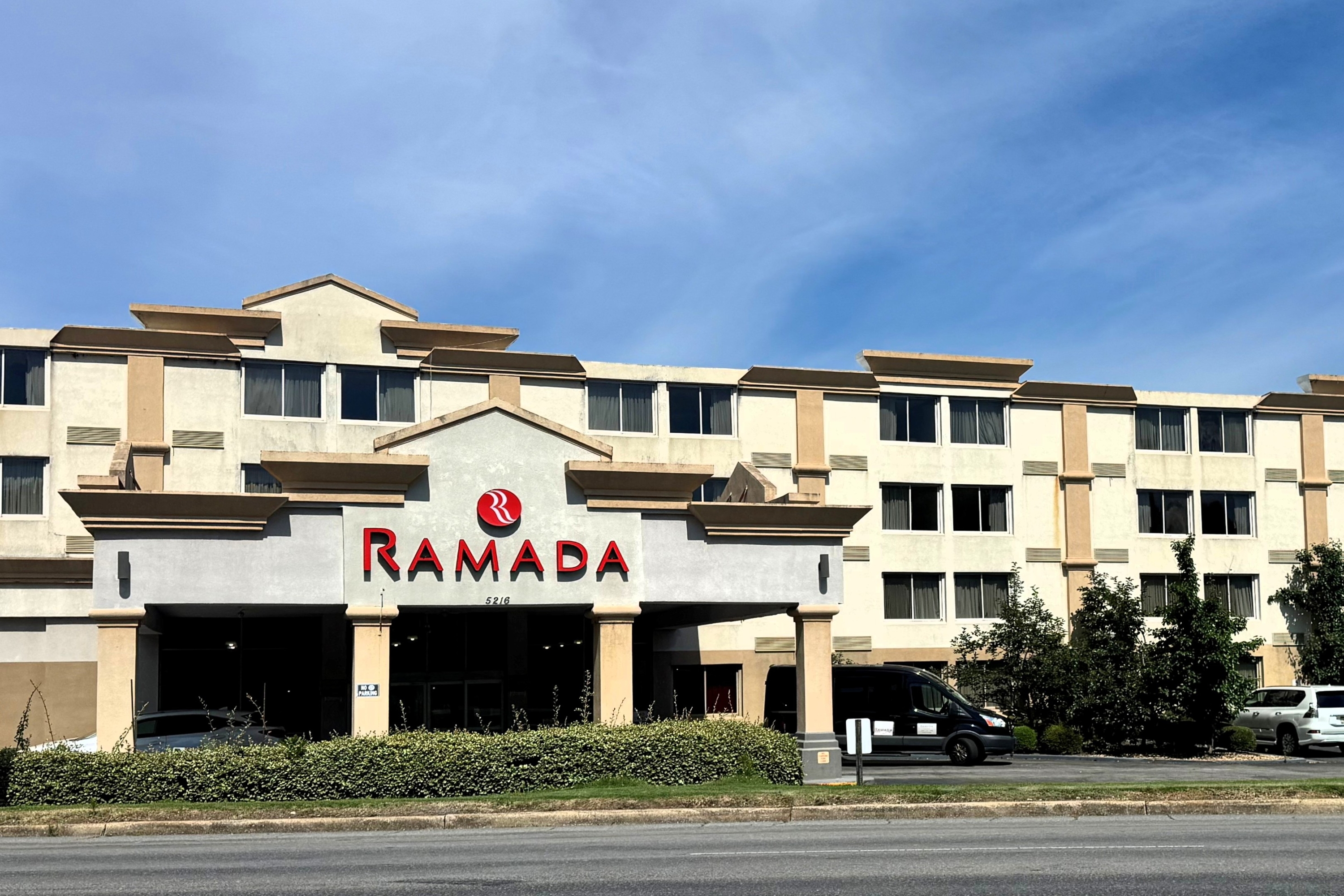 Exterior of Ramada by Wyndham Birmingham Airport hotel in Birmingham, Alabama