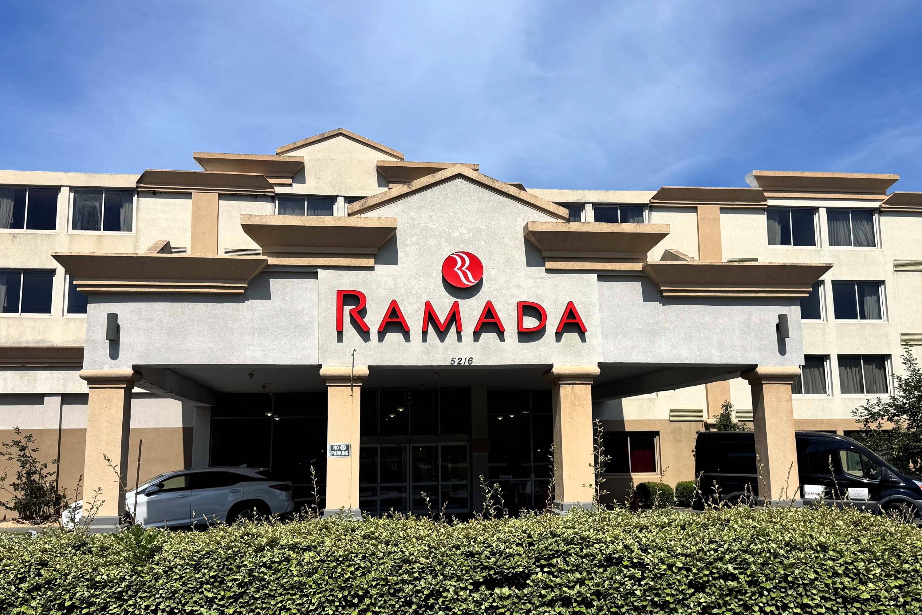 Exterior of Ramada by Wyndham Birmingham Airport hotel in Birmingham, Alabama